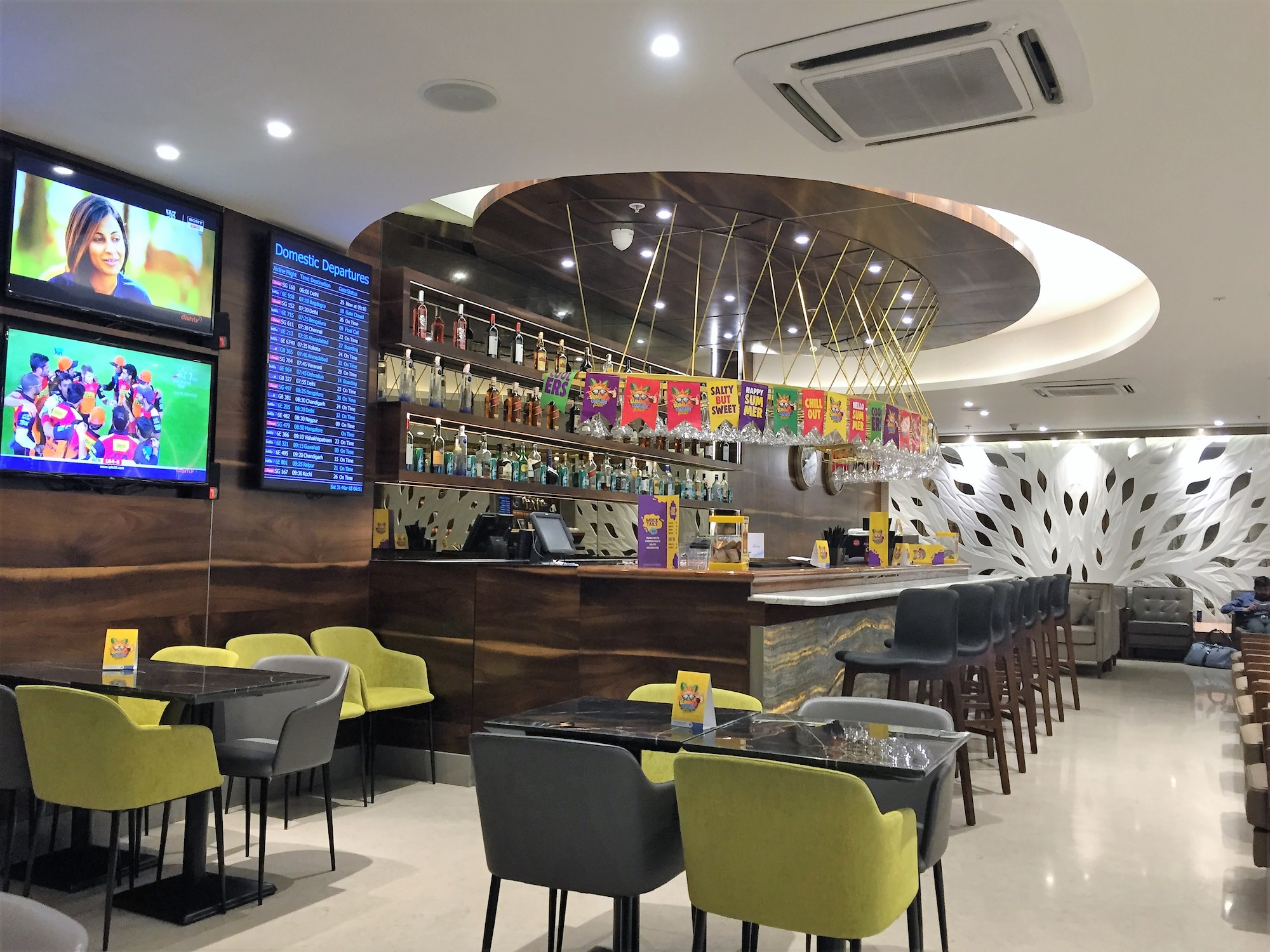 #2 of 5 images of Travel Club Lounge