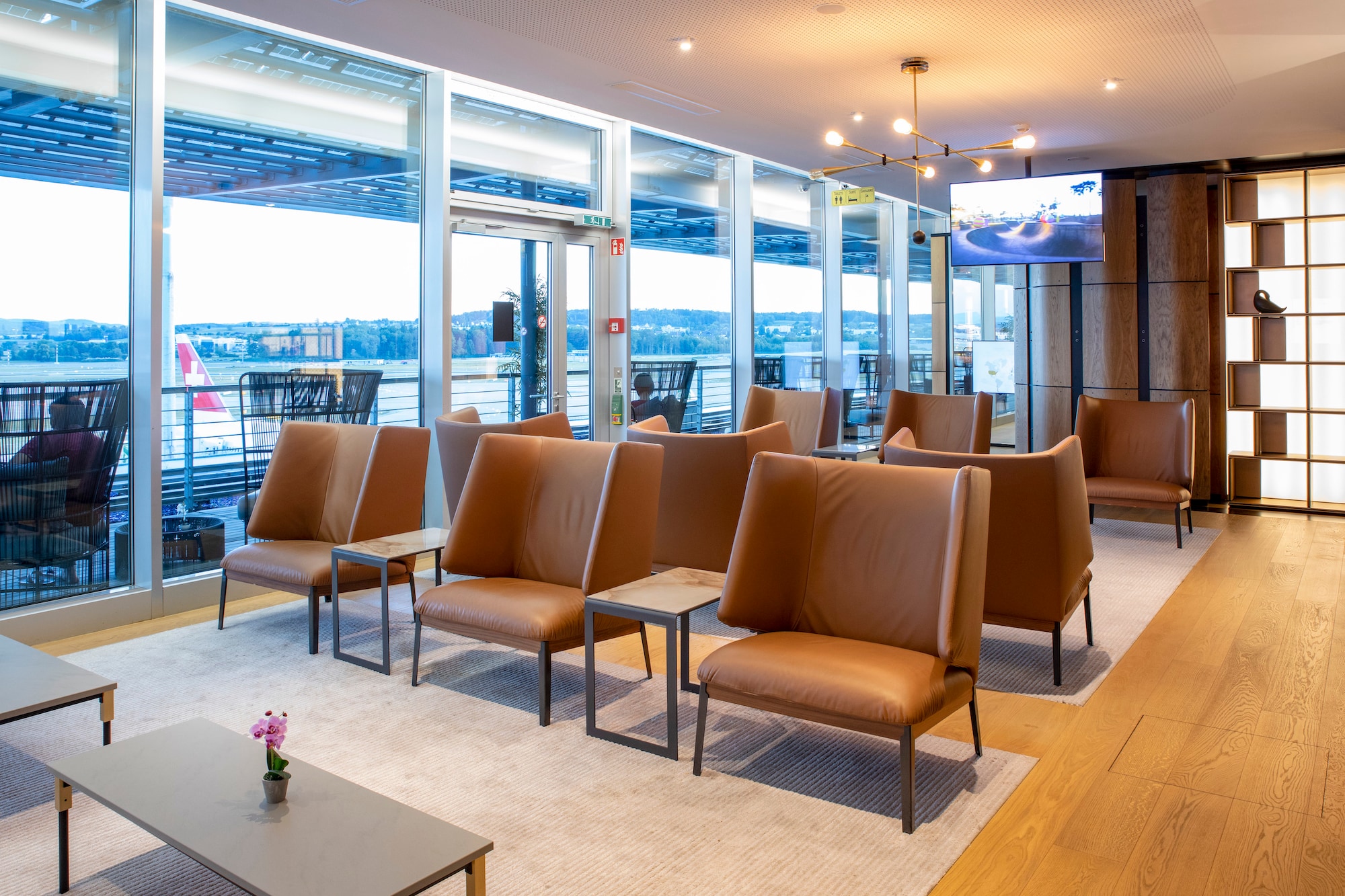 #3 of 5 images of Primeclass Lounge