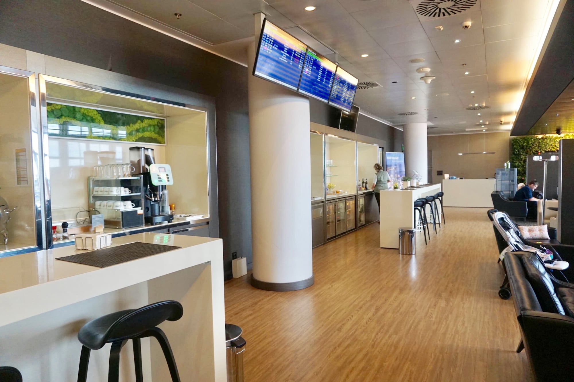 #1 of 5 images of Etiuda Executive Lounge