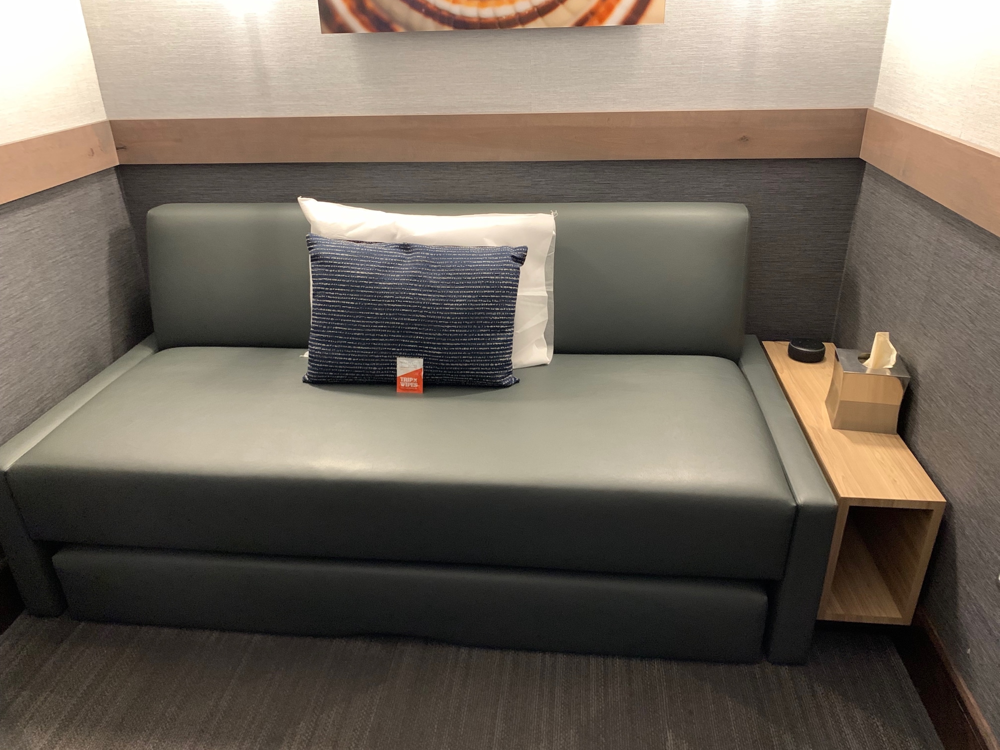 #4 of 5 images of Minute Suites