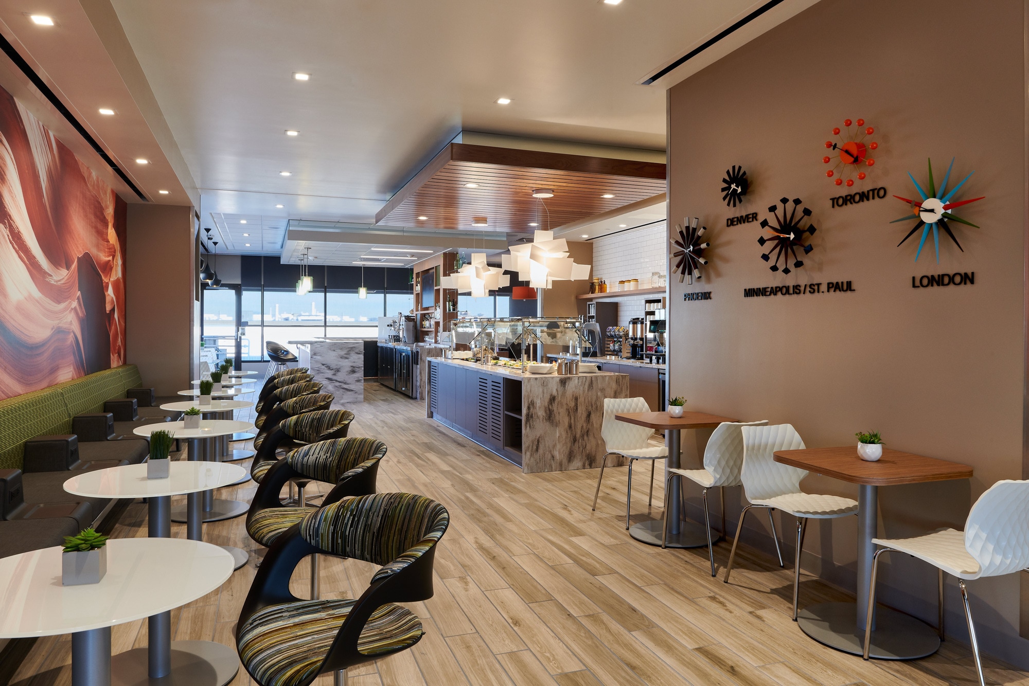 #2 of 5 images of Escape Lounges