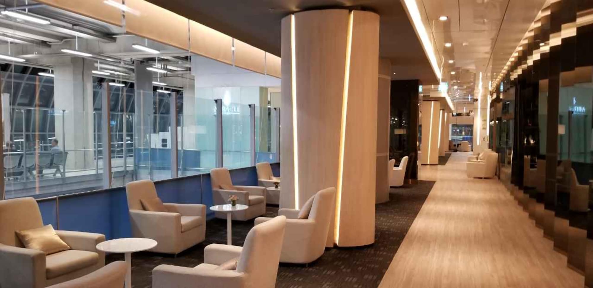 #1 of 5 images of Miracle First Class Lounge