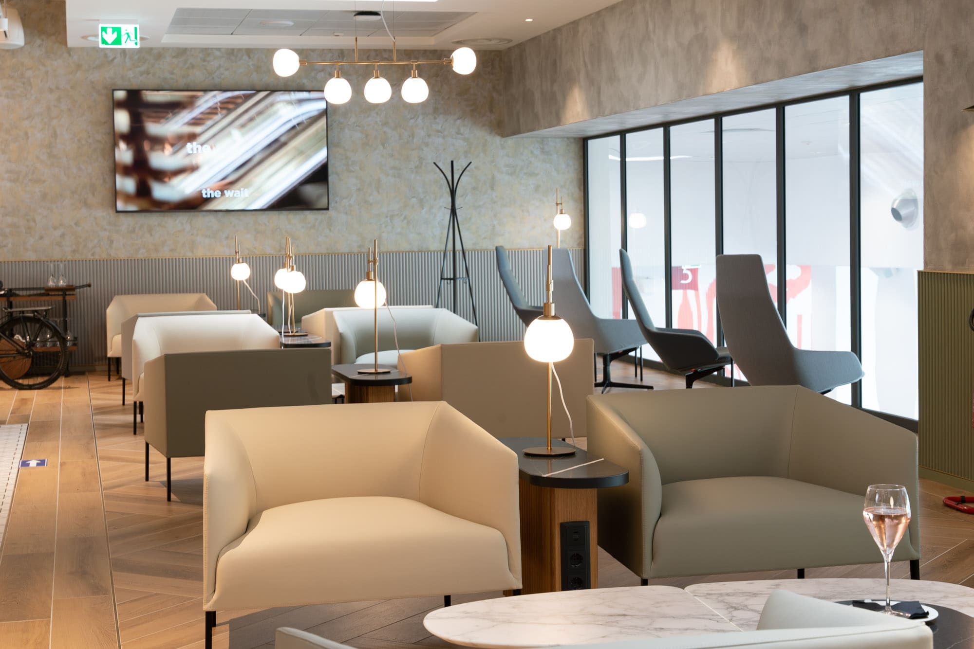 #4 of 5 images of HelloSky Milan Bergamo Lounge