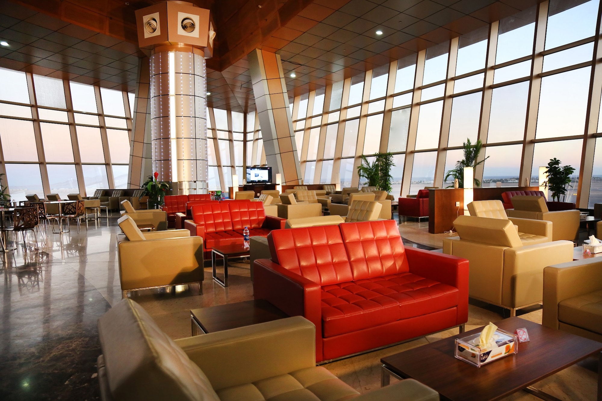 #4 of 5 images of Pearl Lounge (International)