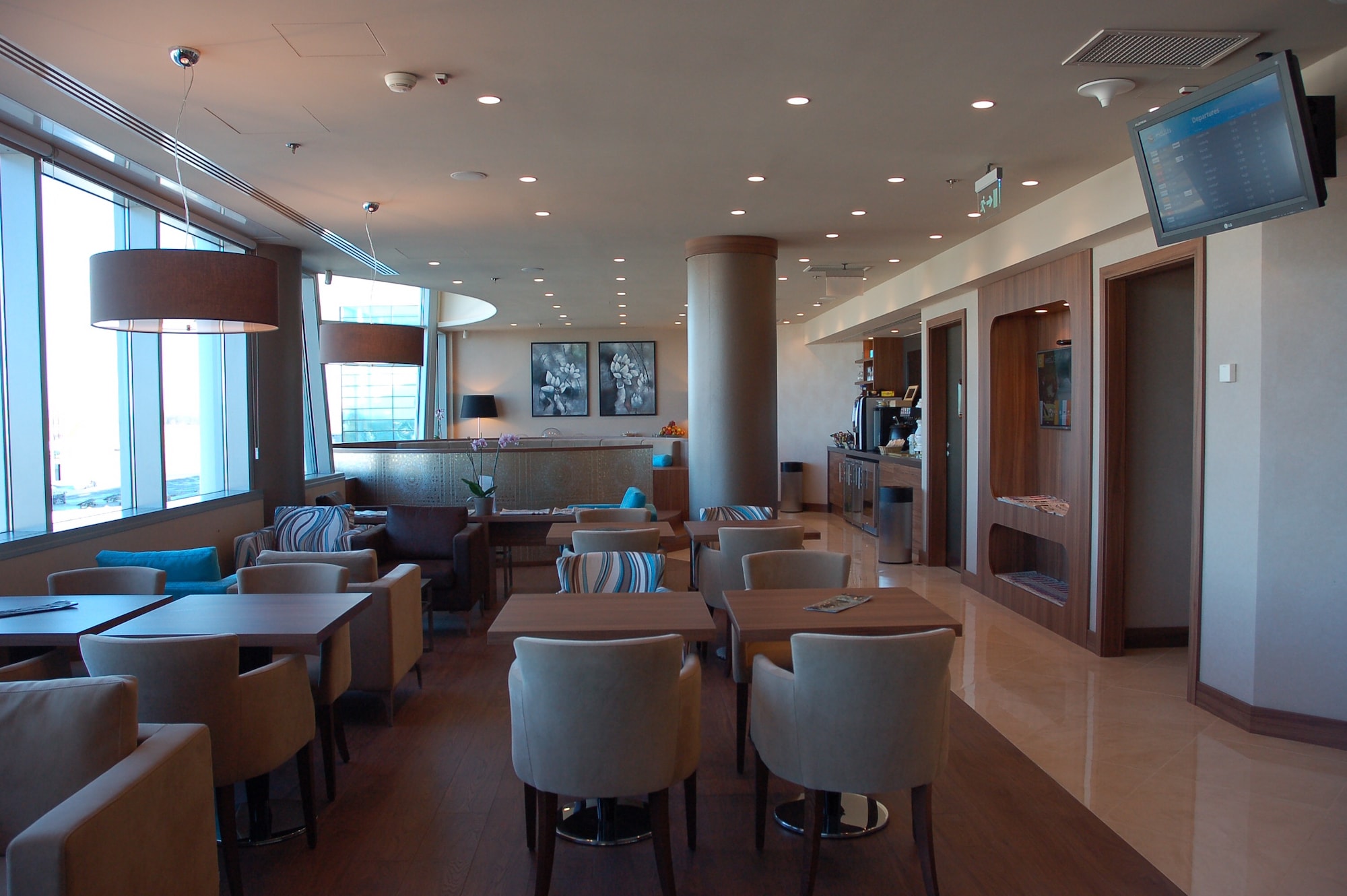 #3 of 5 images of Platinum Lounge