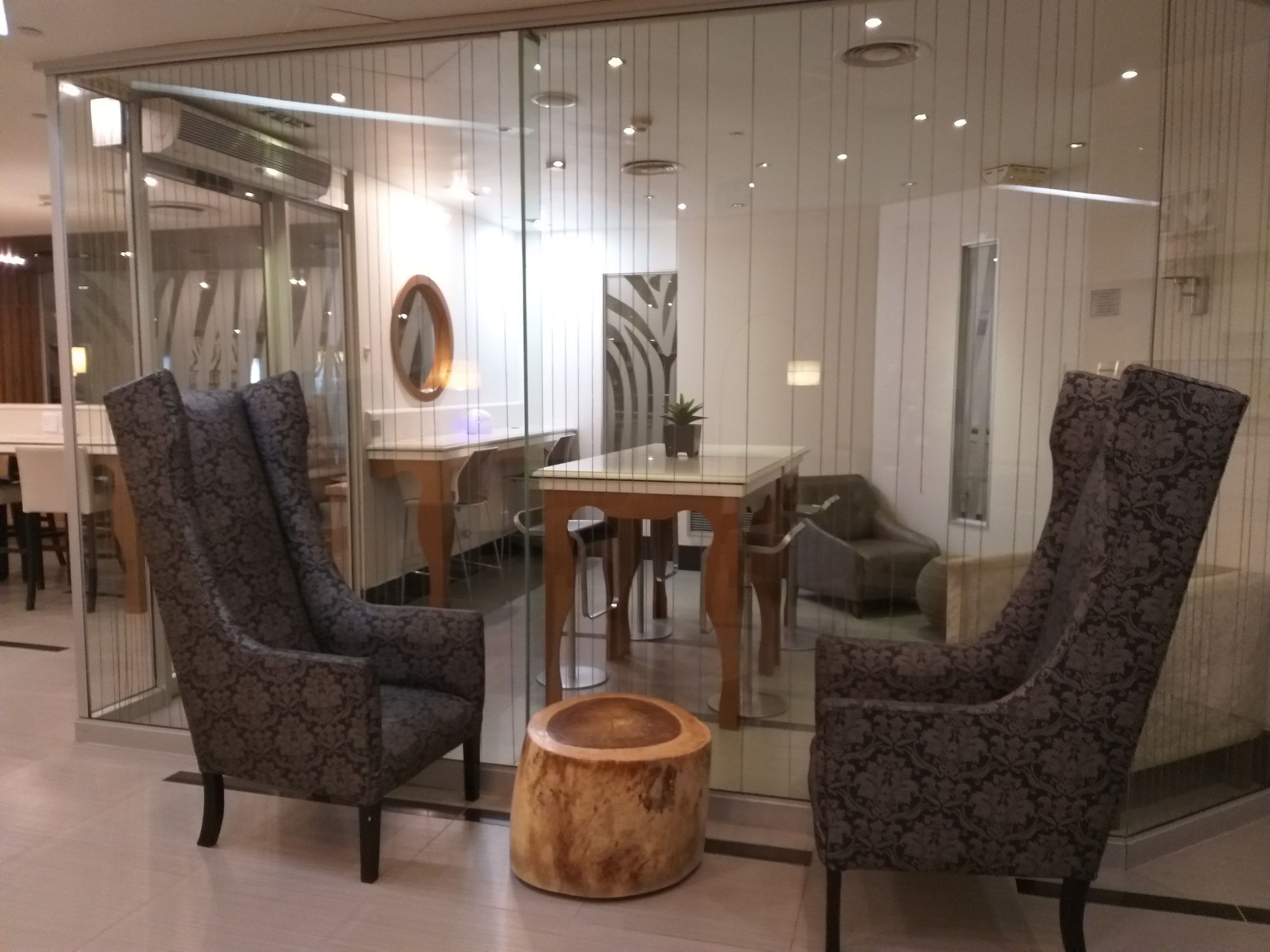 #5 of 5 images of Mashonzha Lounge