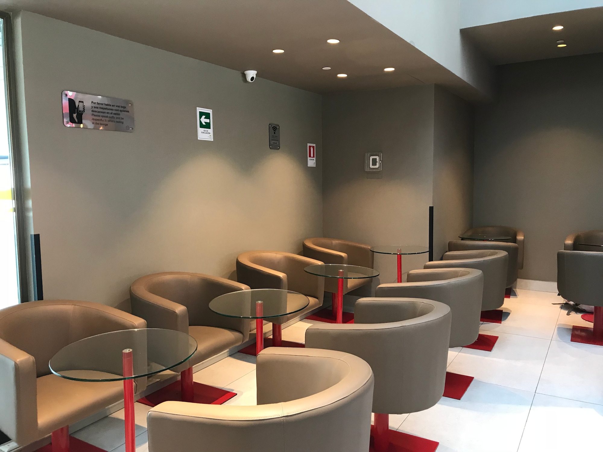 #5 of 5 images of Primeclass Condor Lounge