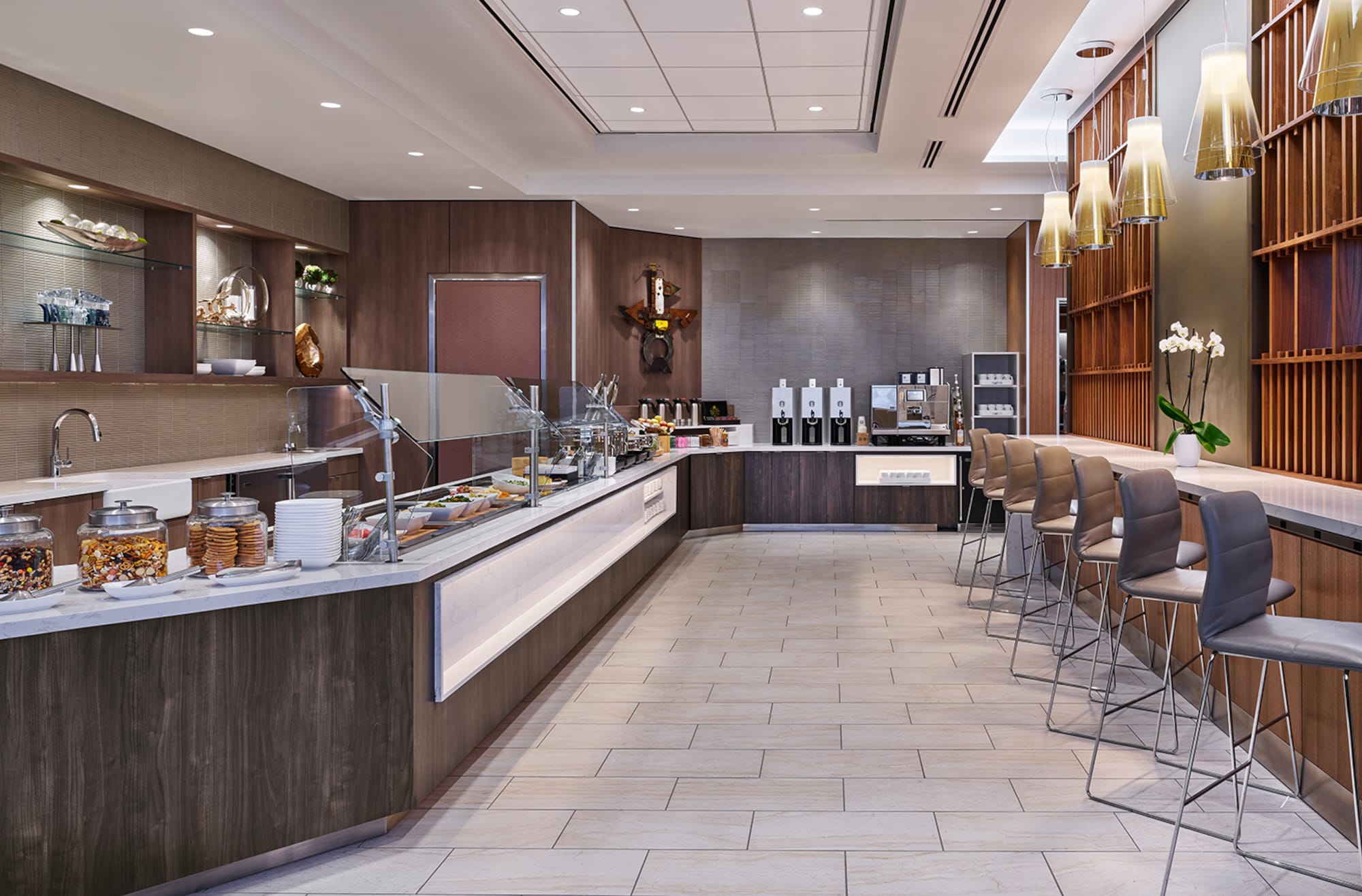 #4 of 5 images of Delta Sky Club