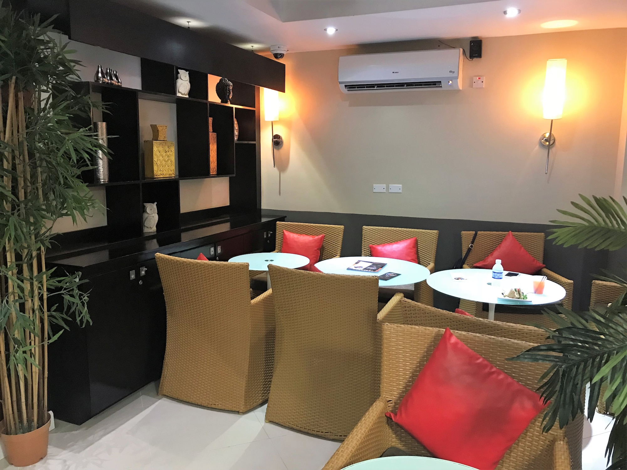 #1 of 5 images of Club Mobay Arrivals Lounge