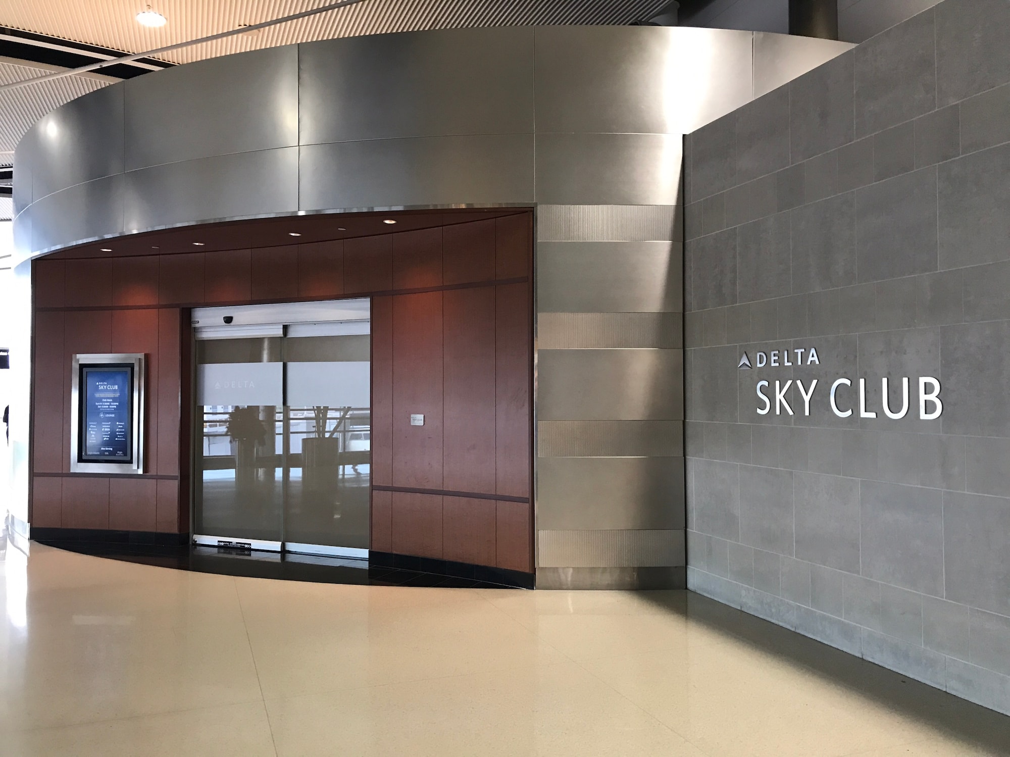 #4 of 5 images of Delta Sky Club