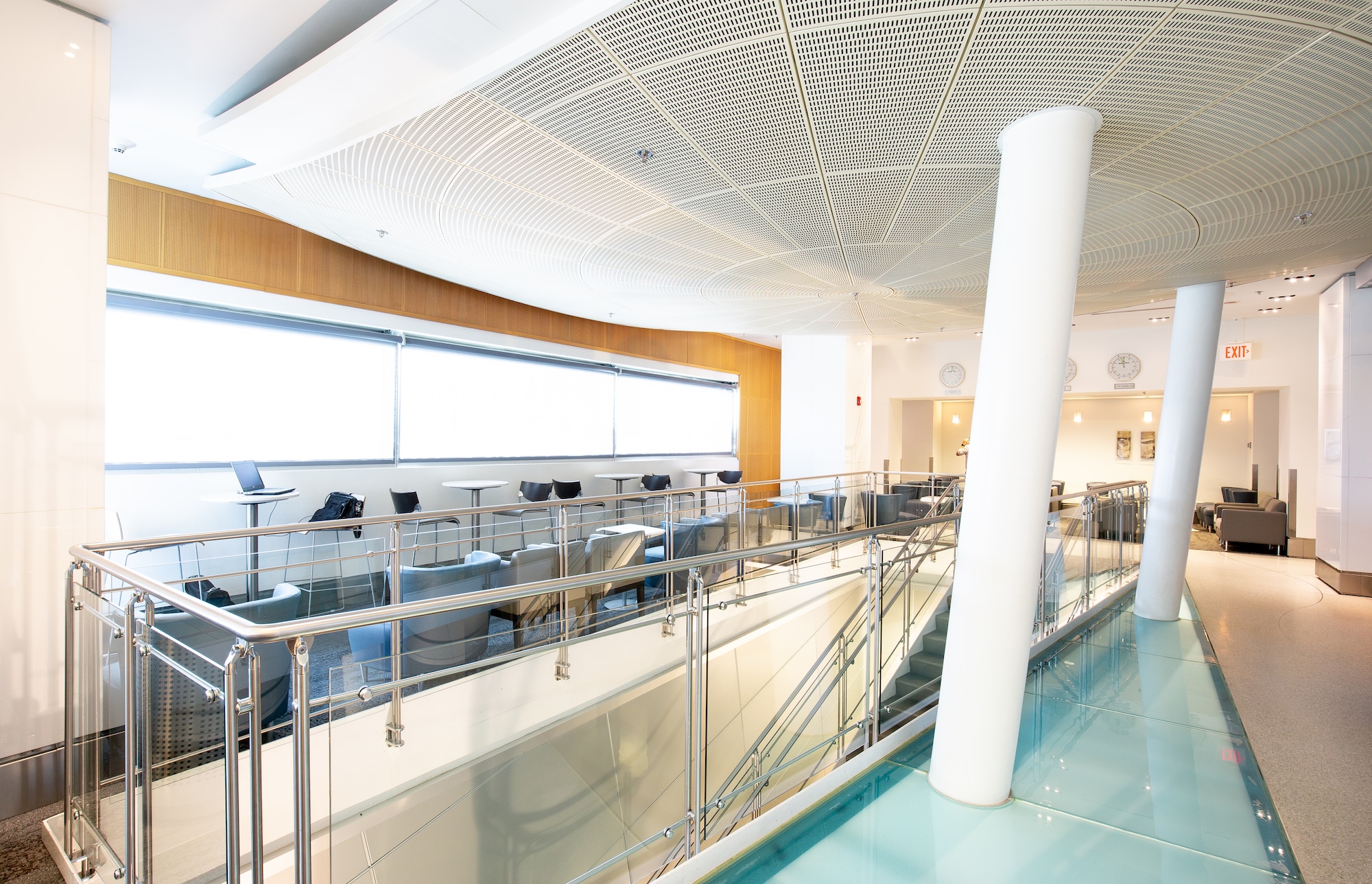 #3 of 5 images of Delta Sky Club