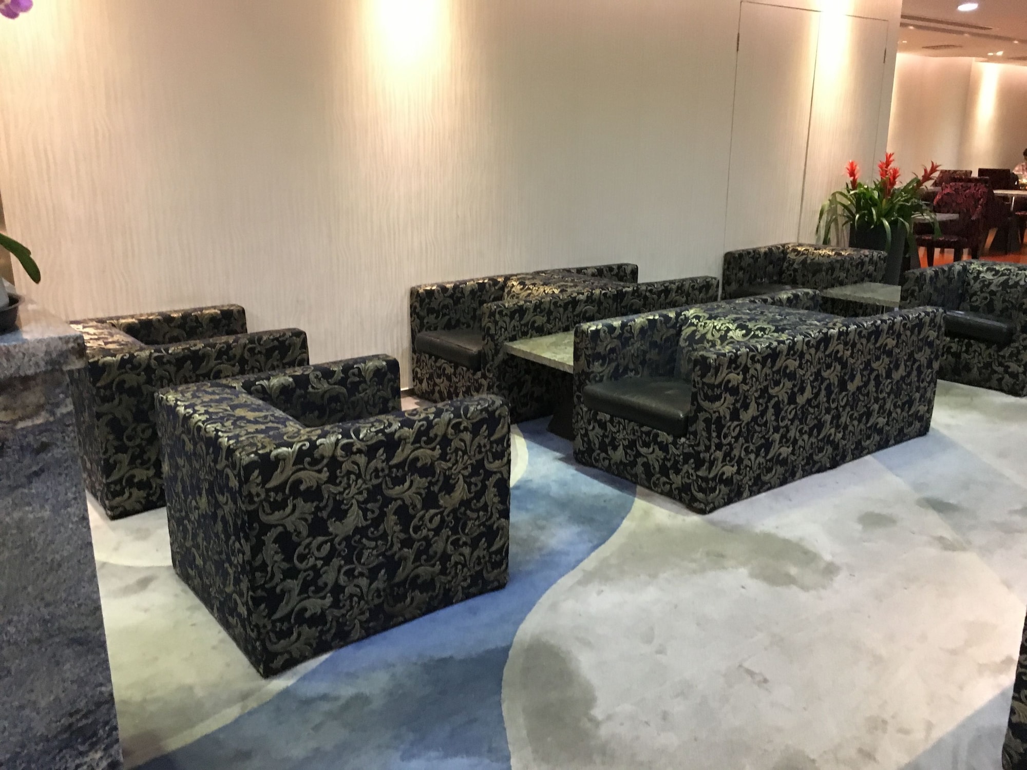 #4 of 5 images of Guest Lounge