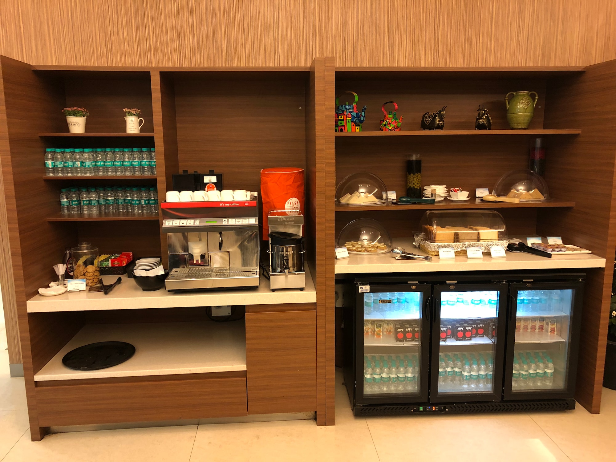 #4 of 5 images of TFS Travel Club Lounge