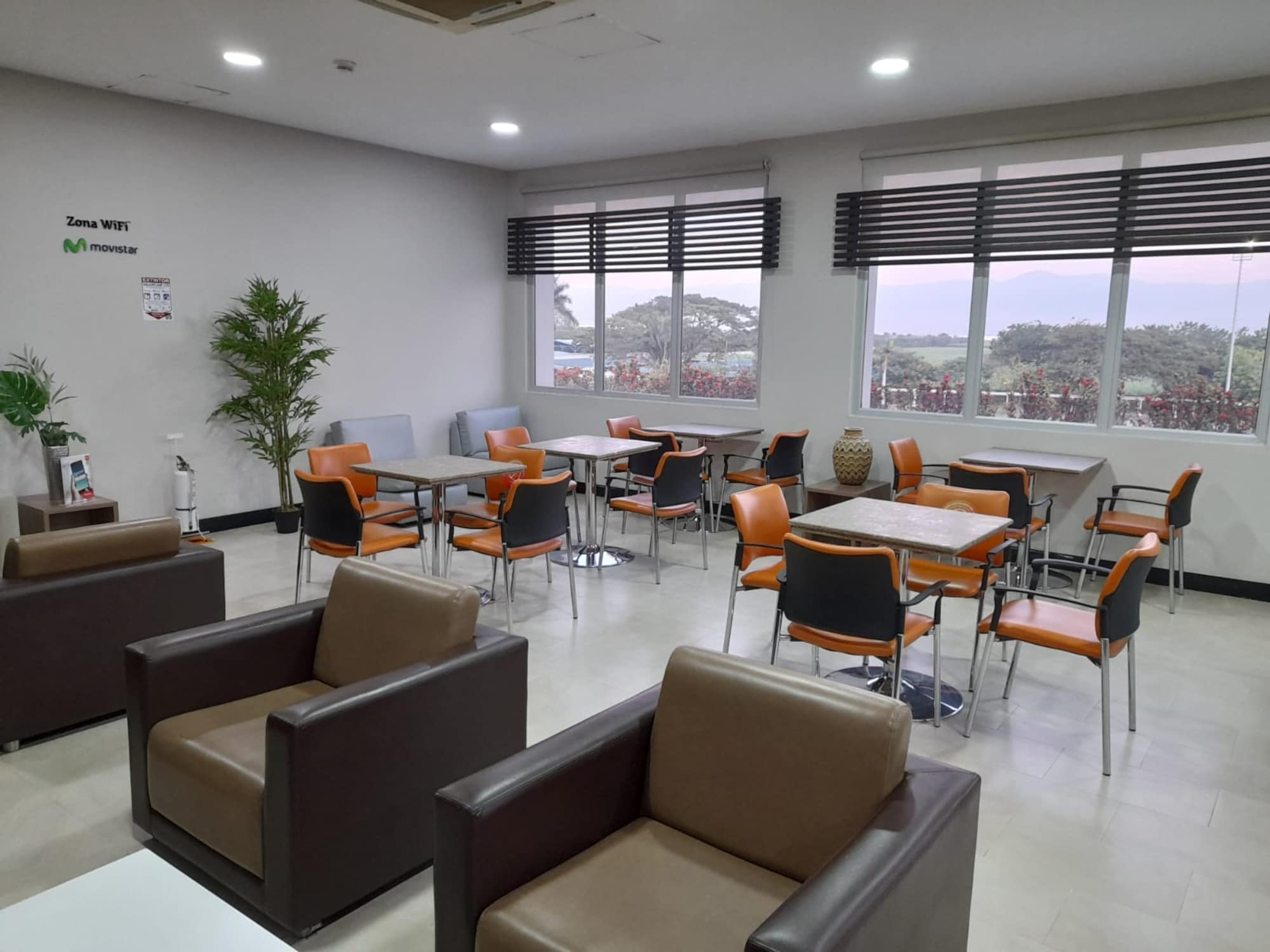 #3 of 5 images of Avianca Lounge Cali
