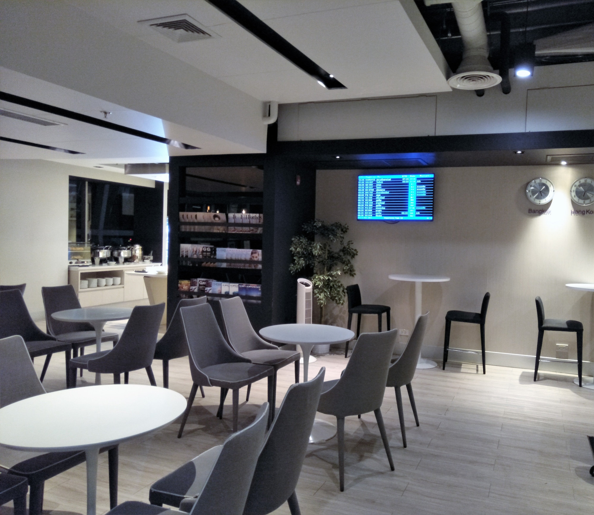 #2 of 5 images of Miracle First Class Lounge