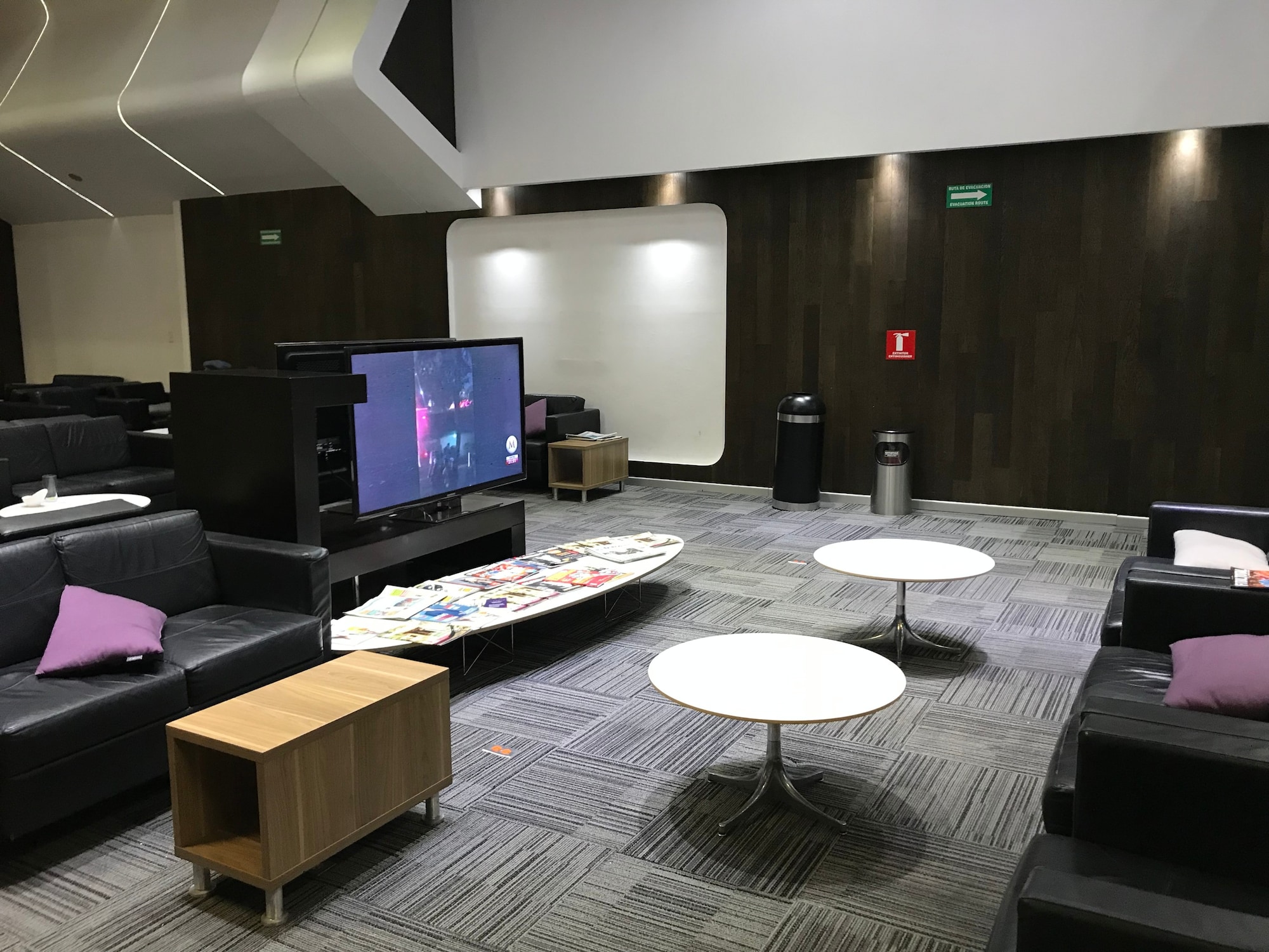 #2 of 5 images of VIP Lounge (West)