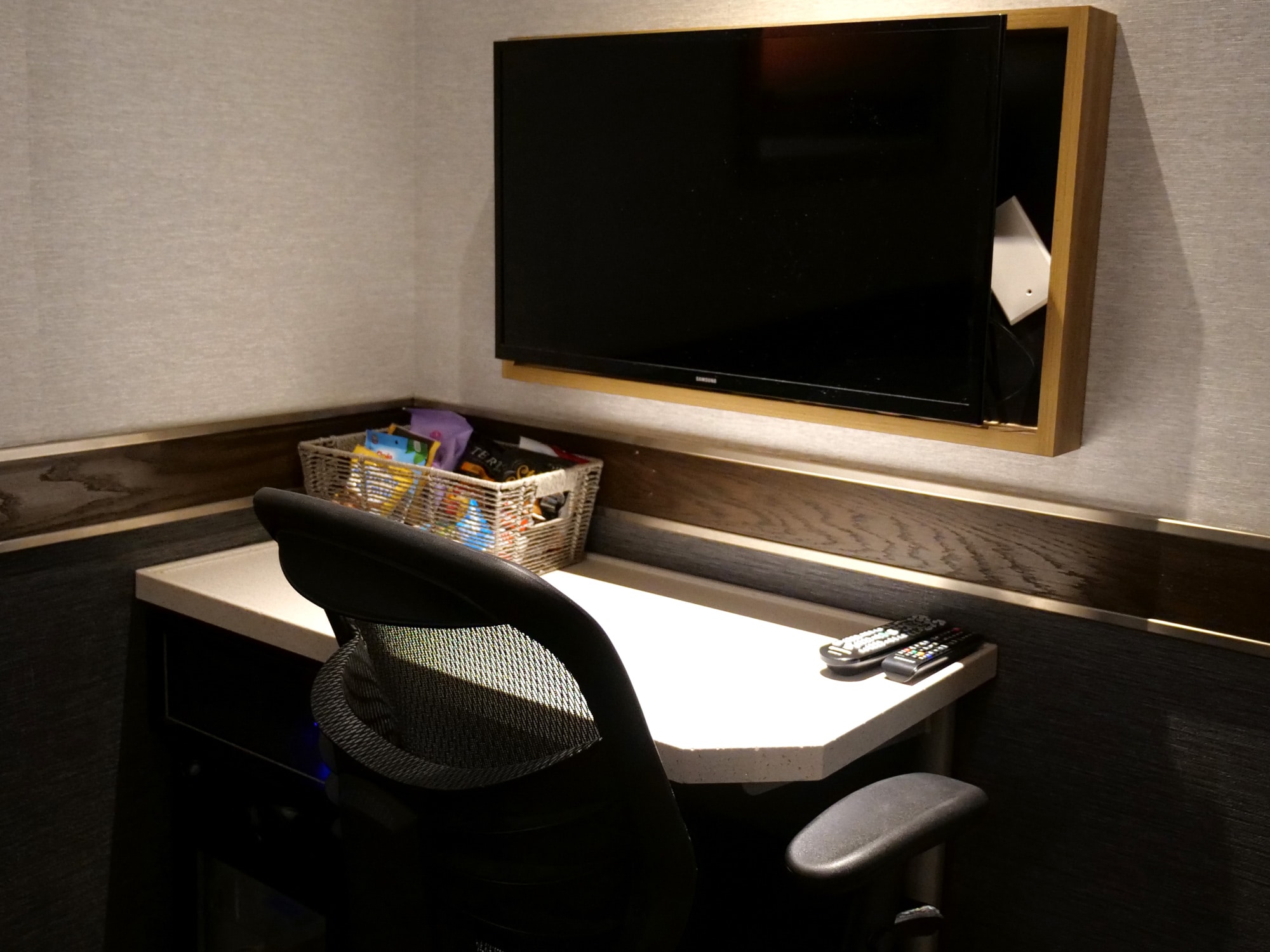 #2 of 5 images of Minute Suites (Concourse D/E Connector)