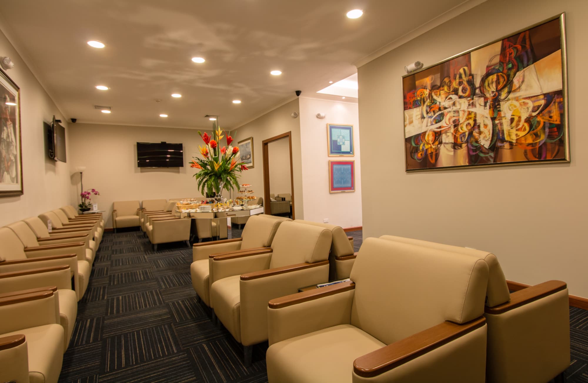 #1 of 5 images of Tocumen Royal Saloon