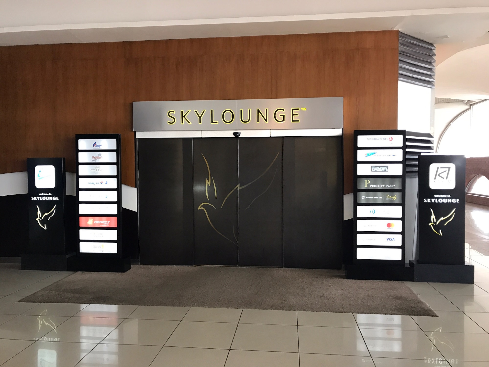 #5 of 5 images of SkyLounge