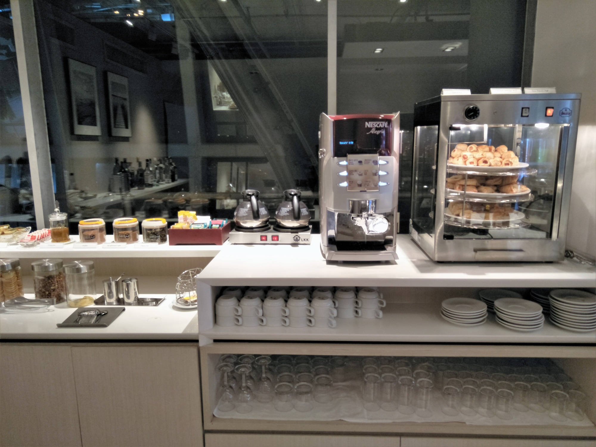 #2 of 5 images of Miracle Business Class Lounge