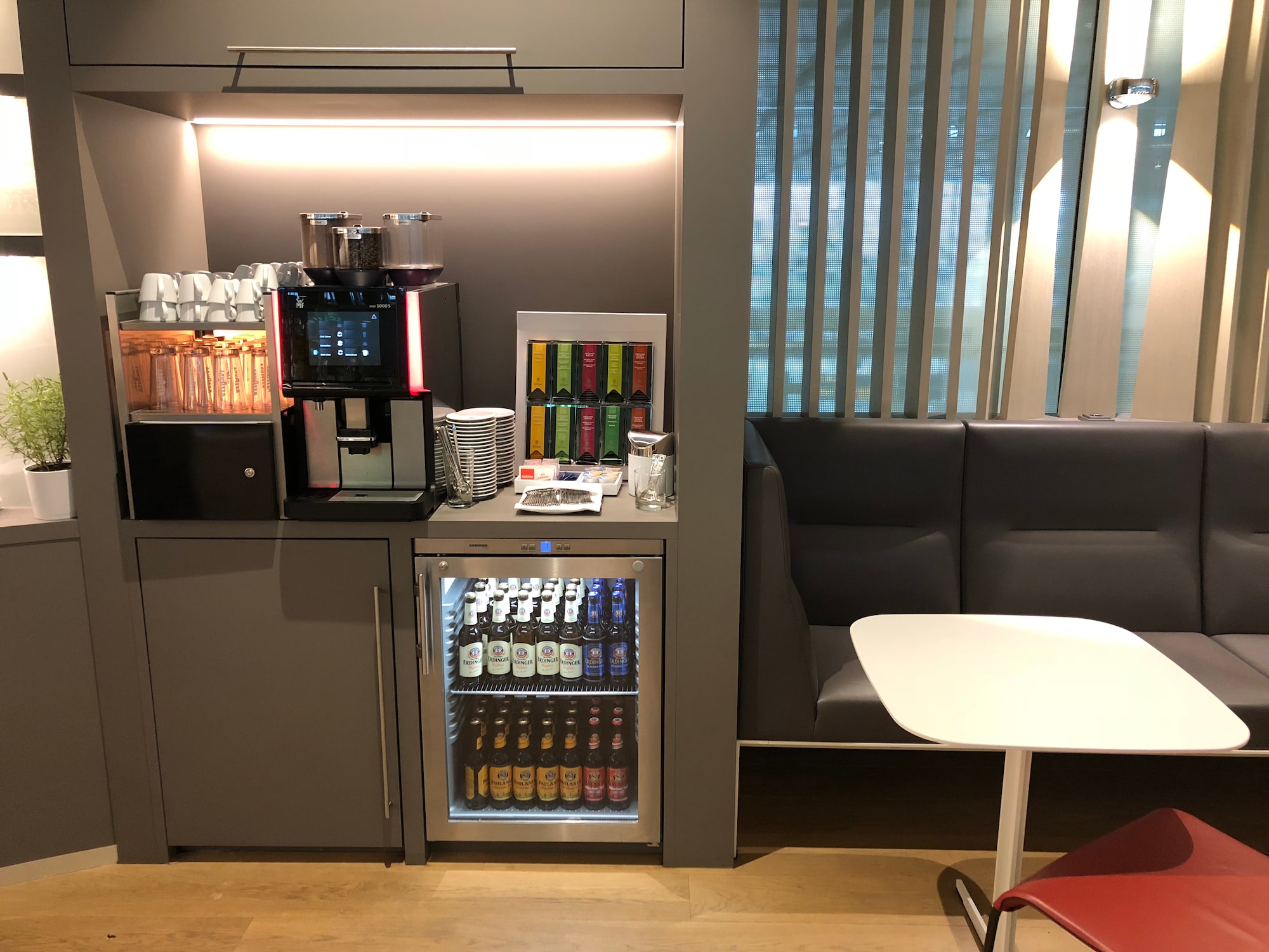 #5 of 5 images of Airport Lounge Europe
