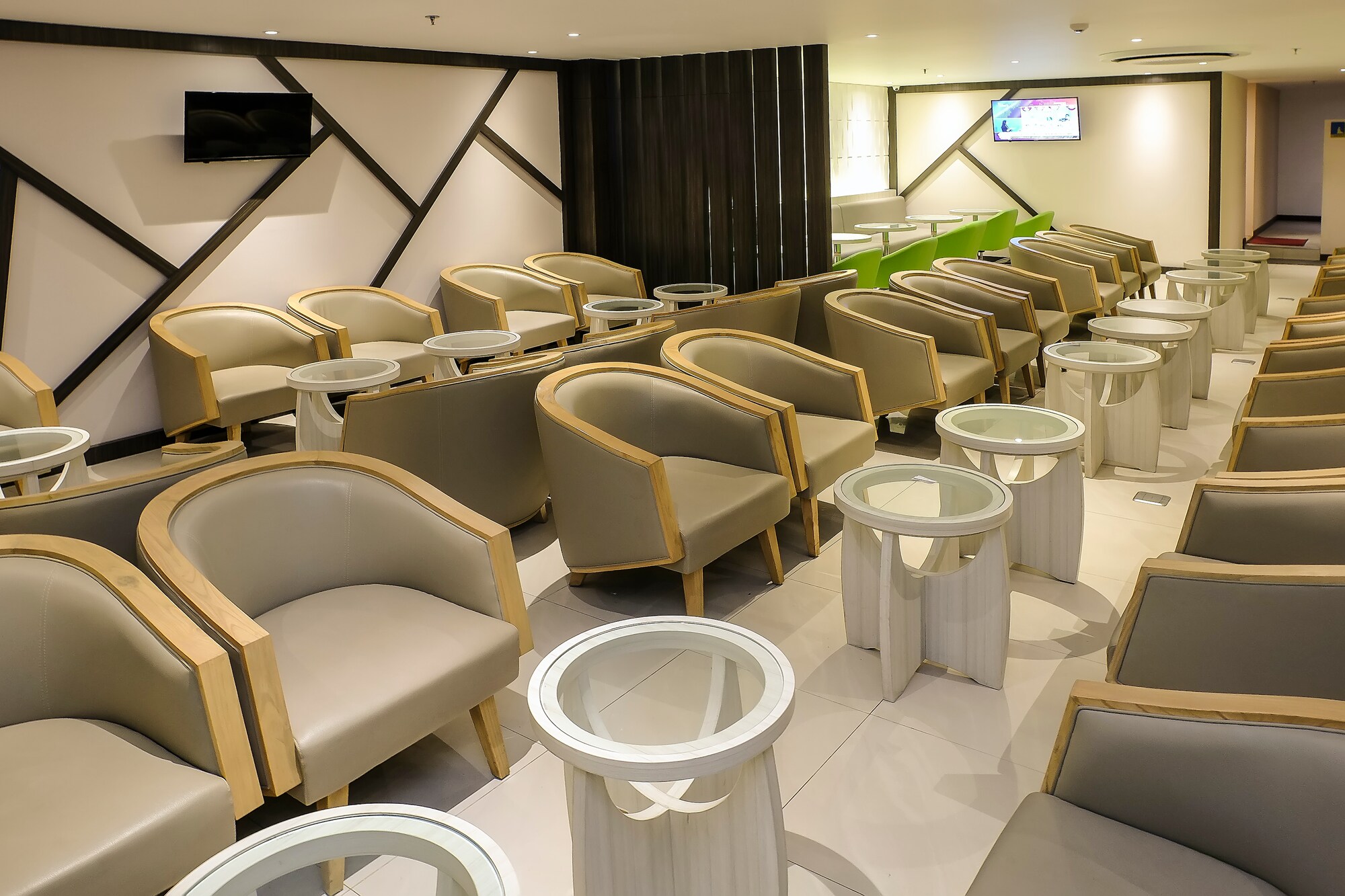 #1 of 5 images of Concordia Lounge