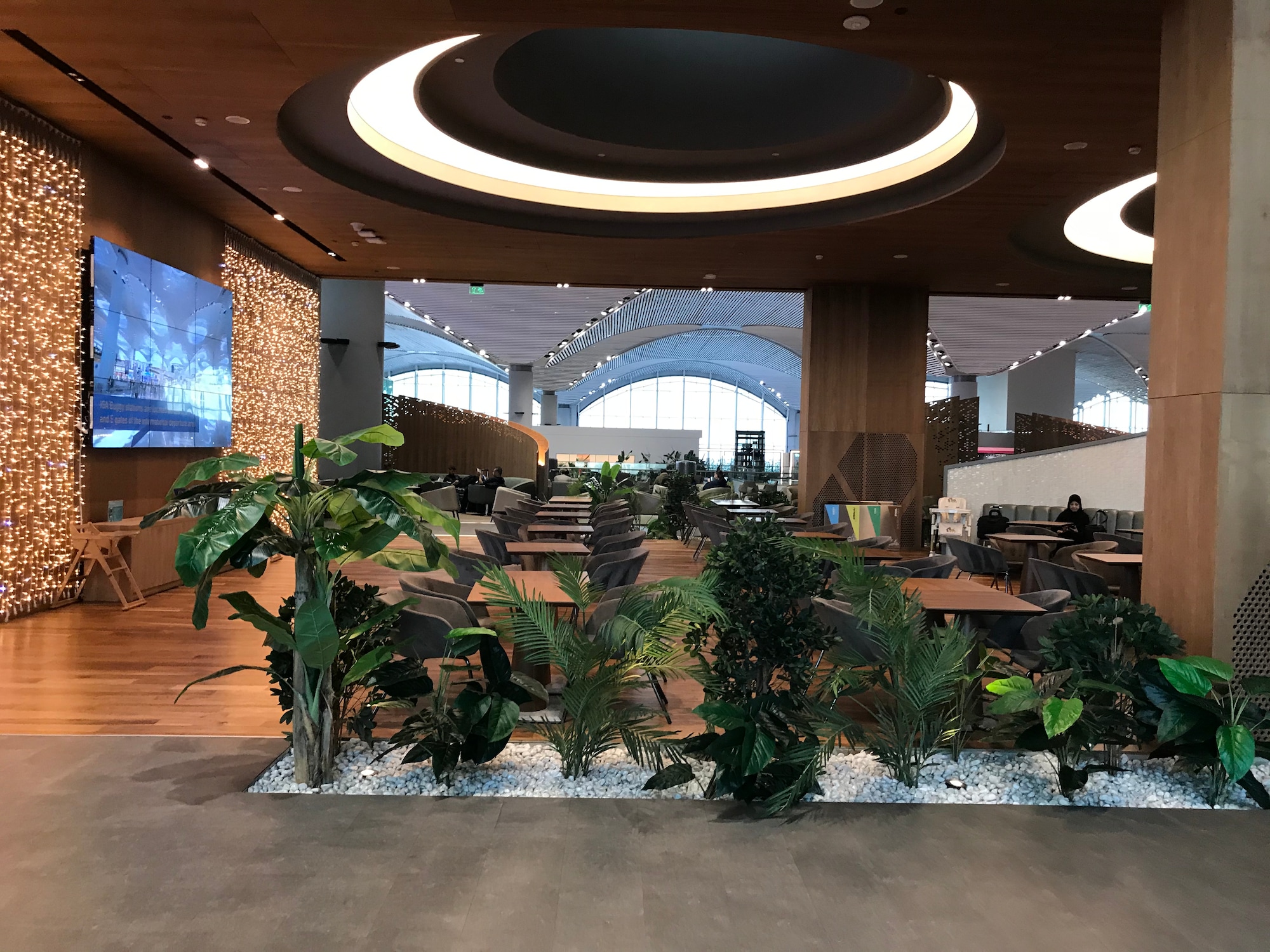 #4 of 5 images of IGA Lounge