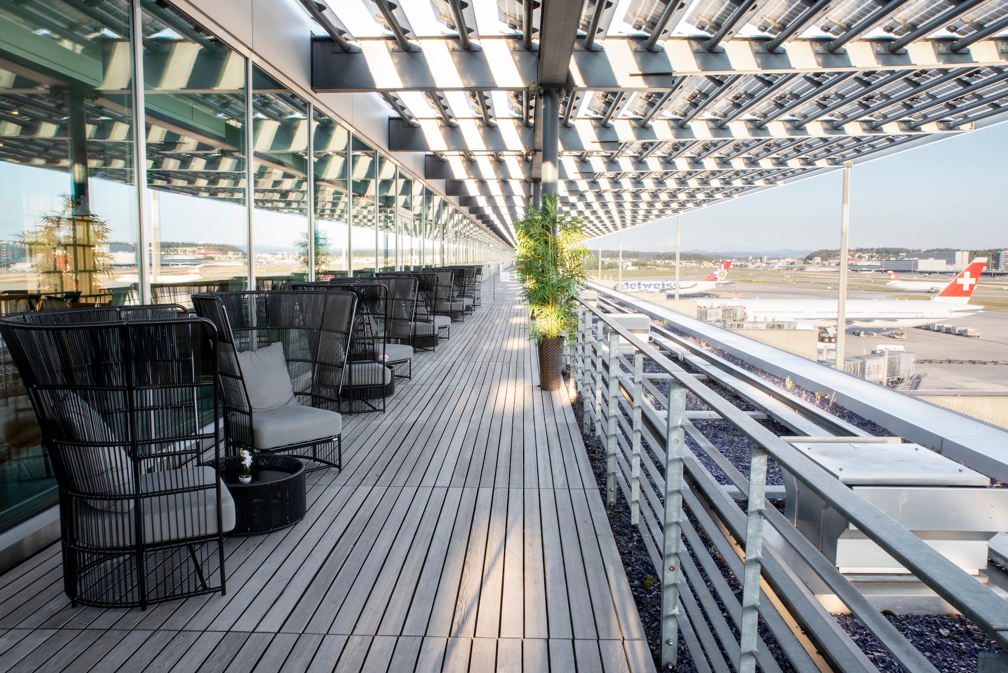 #2 of 5 images of Primeclass Lounge