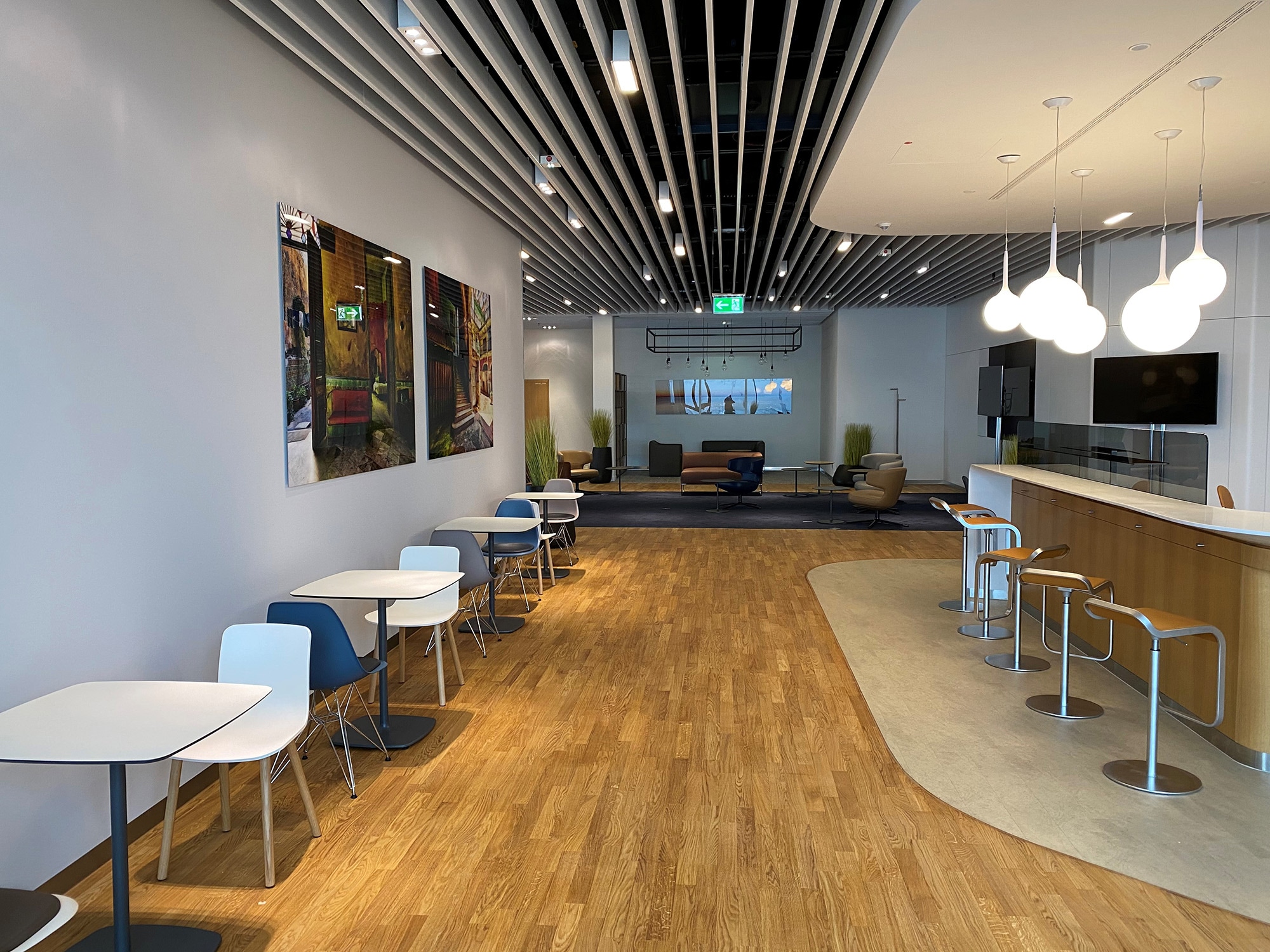#3 of 5 images of Lufthansa Business Lounge