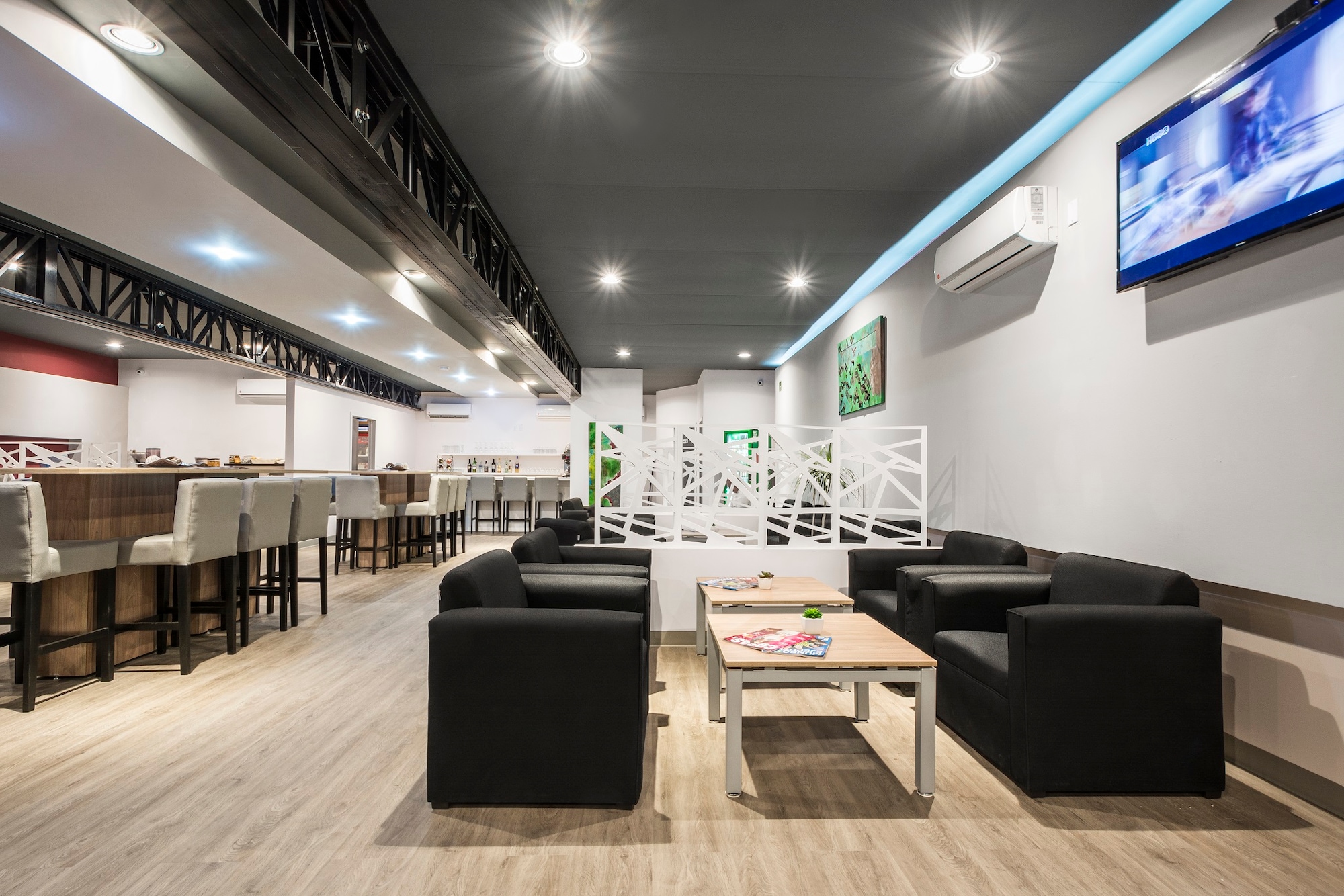 #1 of 5 images of OMA Premium Lounge