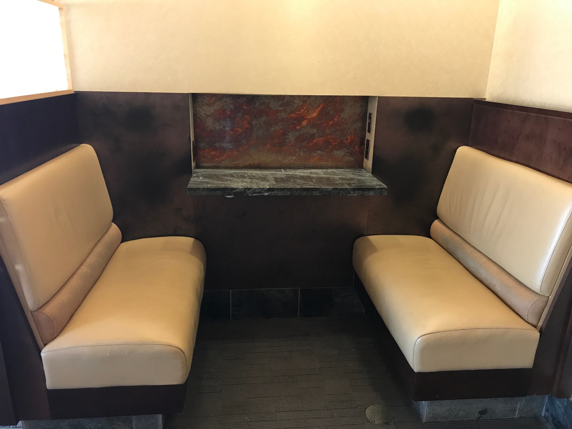 #2 of 2 images of Delta Sky Club