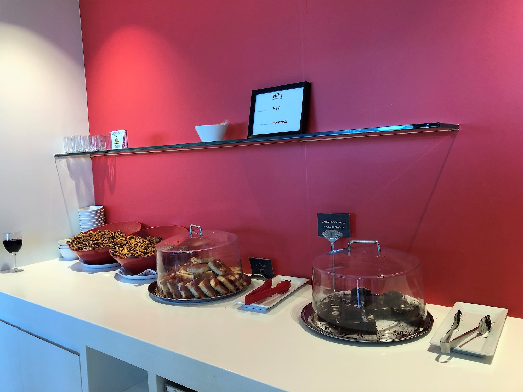 #5 of 5 images of National Bank Lounge