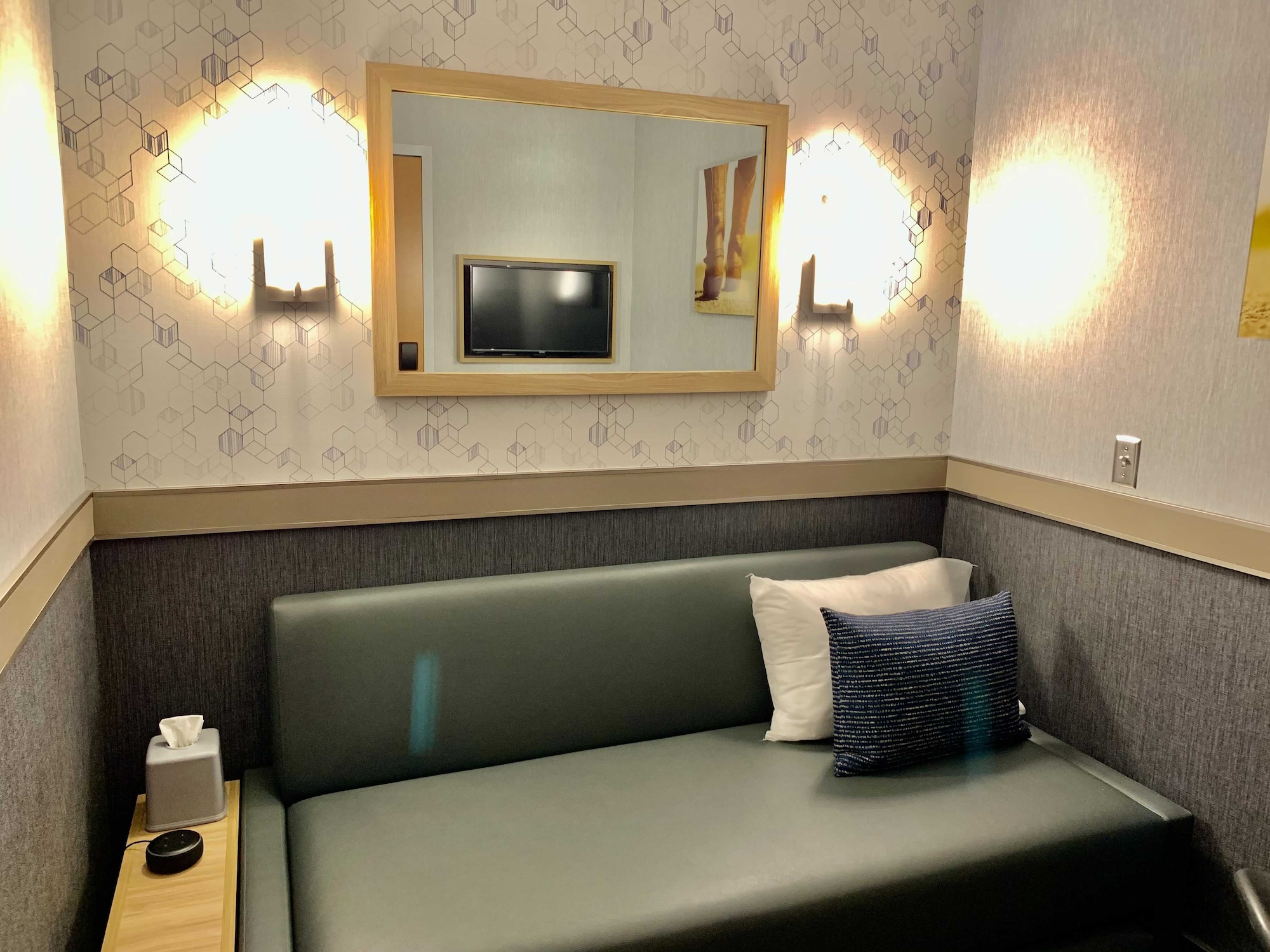 #1 of 5 images of Minute Suites