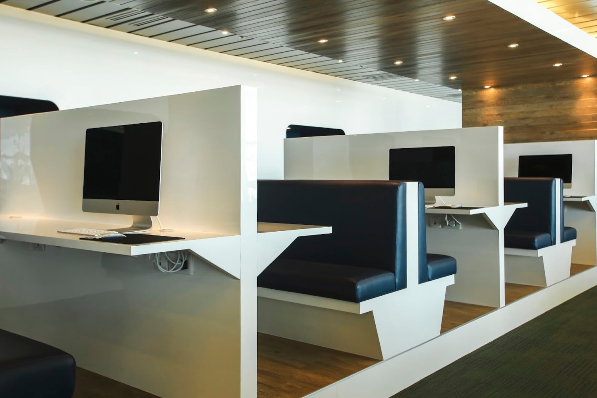 #3 of 5 images of Orchid Lounge