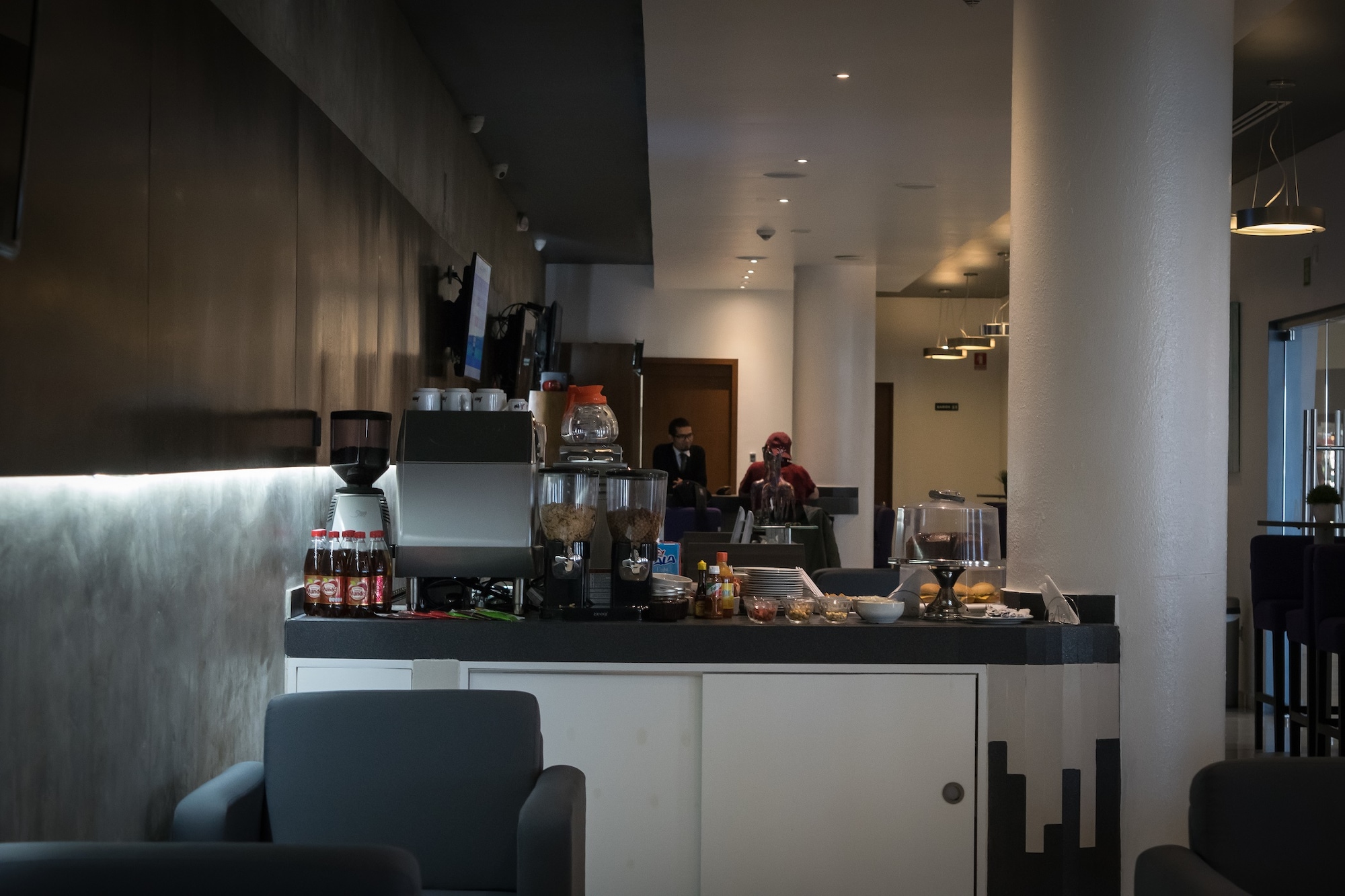 #4 of 4 images of OMA Premium Lounge