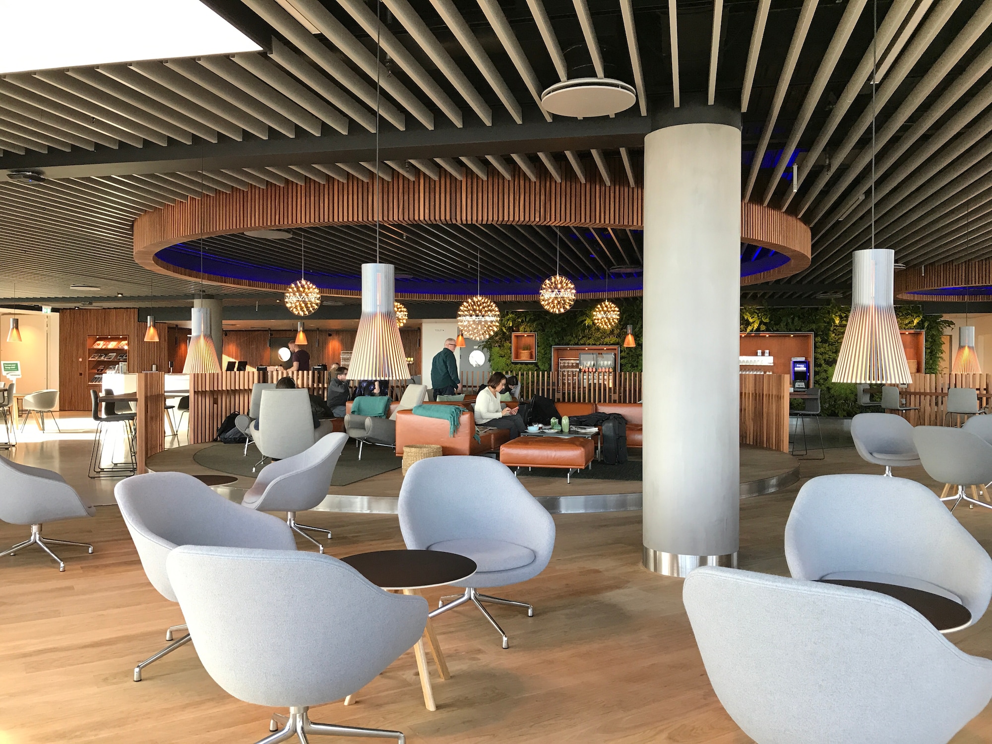 #1 of 5 images of Pearl Lounge