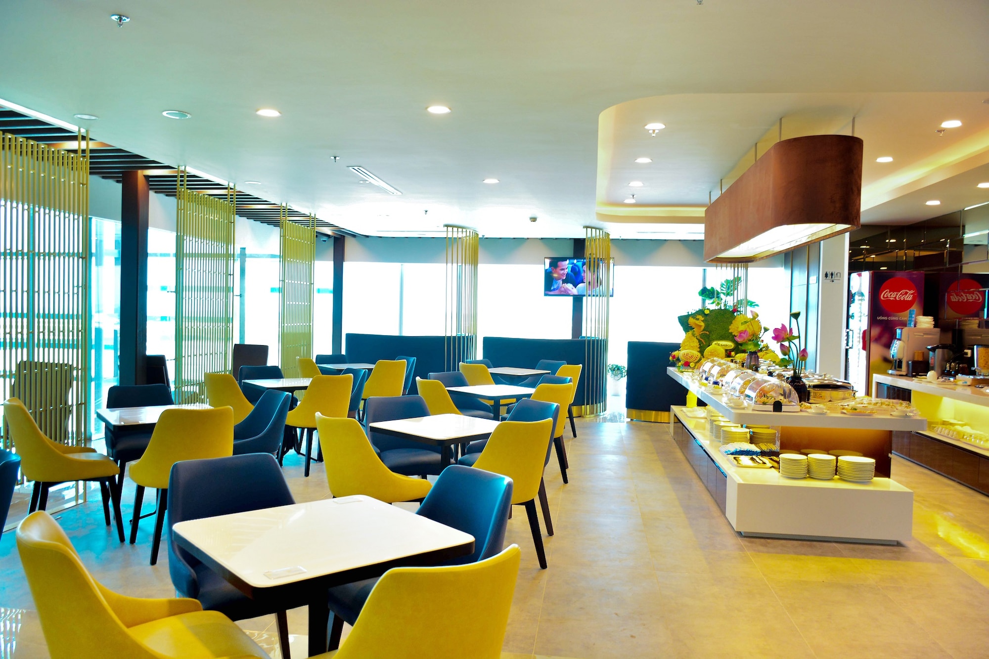 #3 of 5 slides of Vietnam Airlines Lotus Lounge