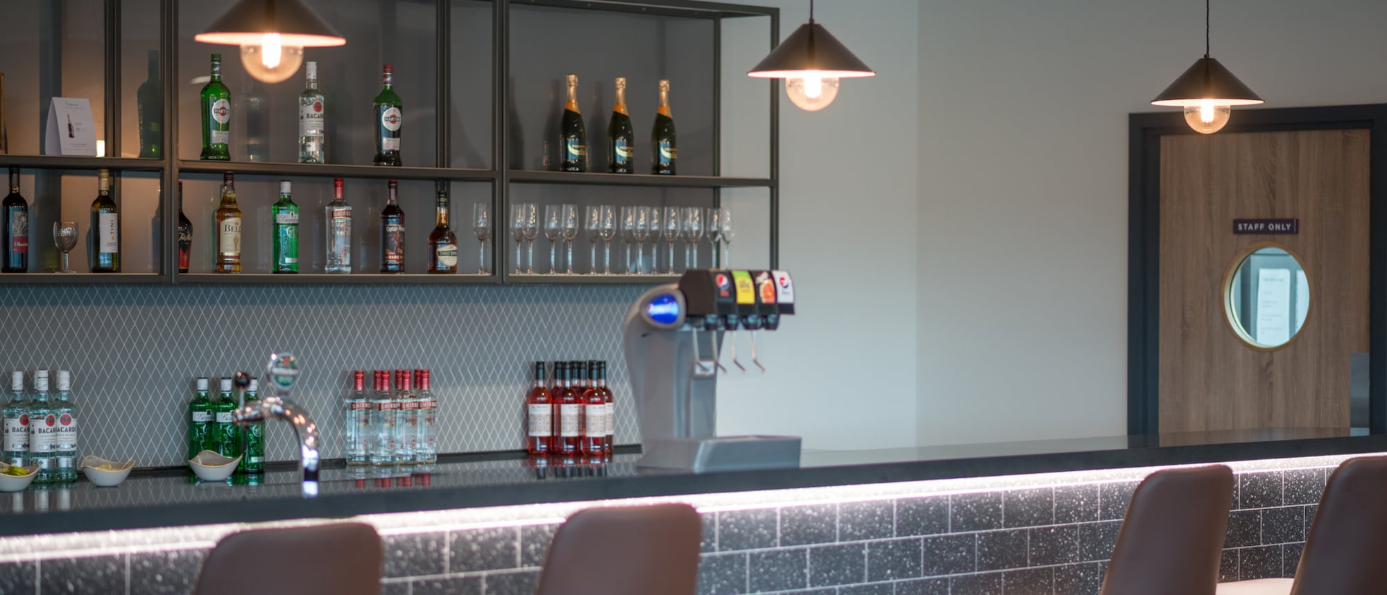 #3 of 5 images of Aspire Lounge (South)