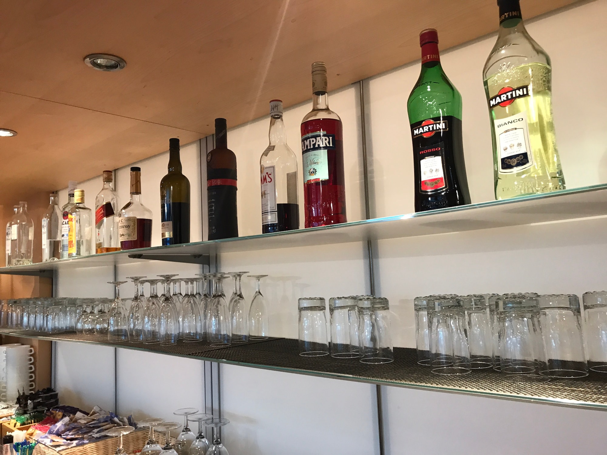 #5 of 5 images of Horizon Lounge