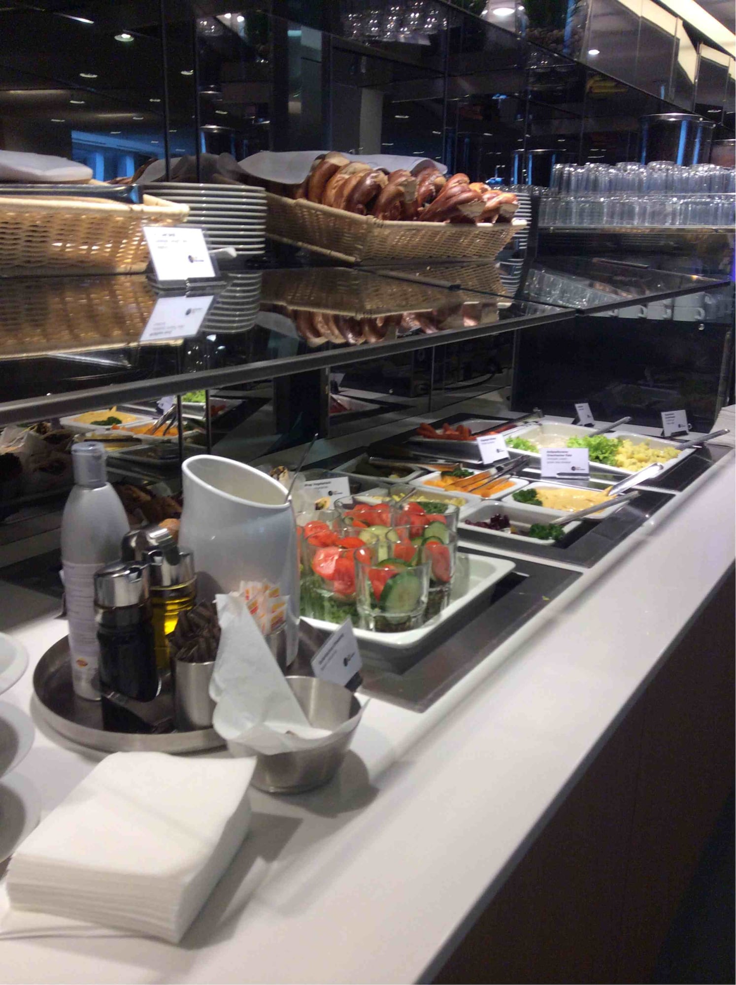 #1 of 5 images of Lufthansa Senator Lounge (Non-Schengen)