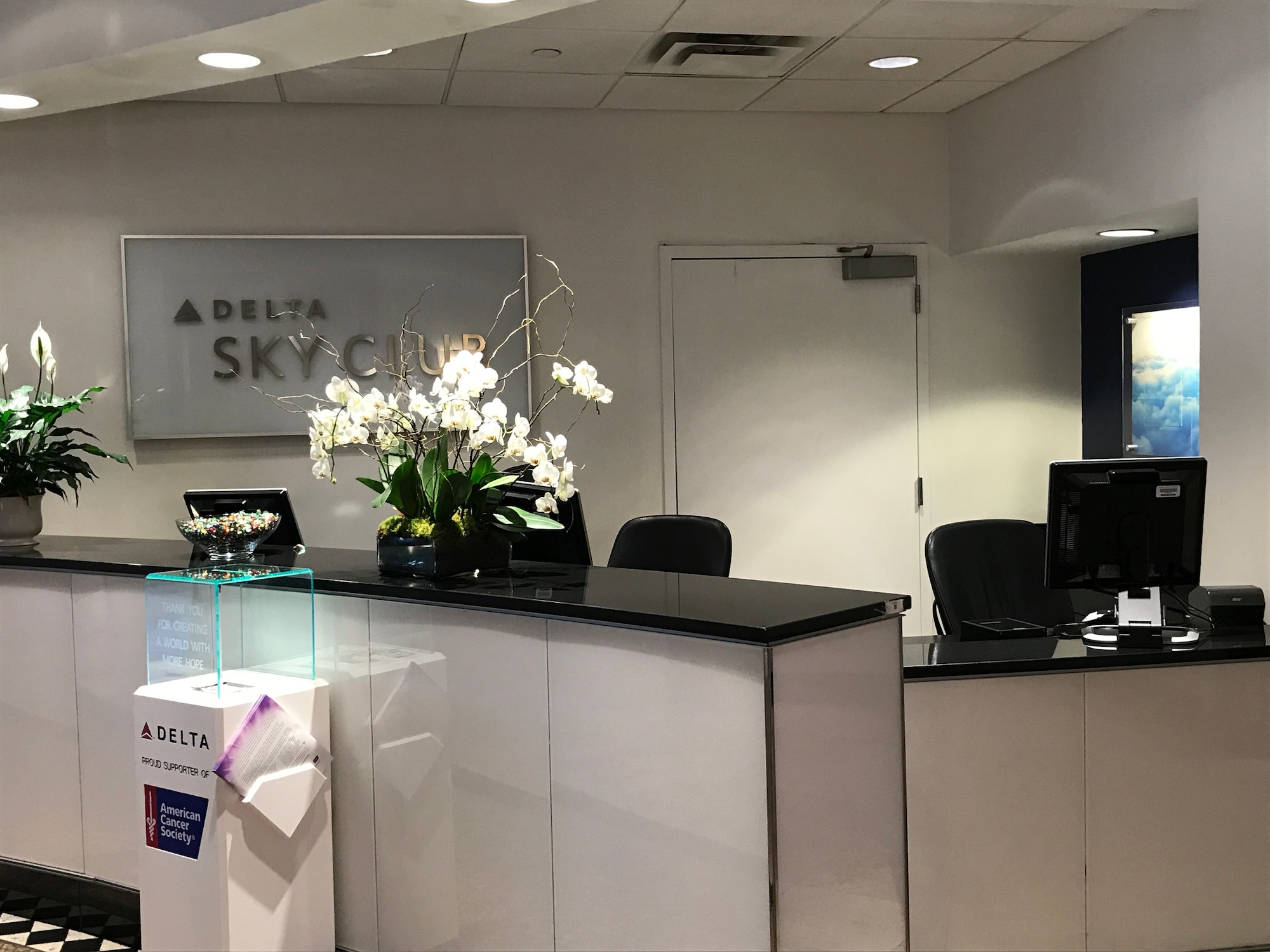 #4 of 5 images of Delta Sky Club (Gate A17)
