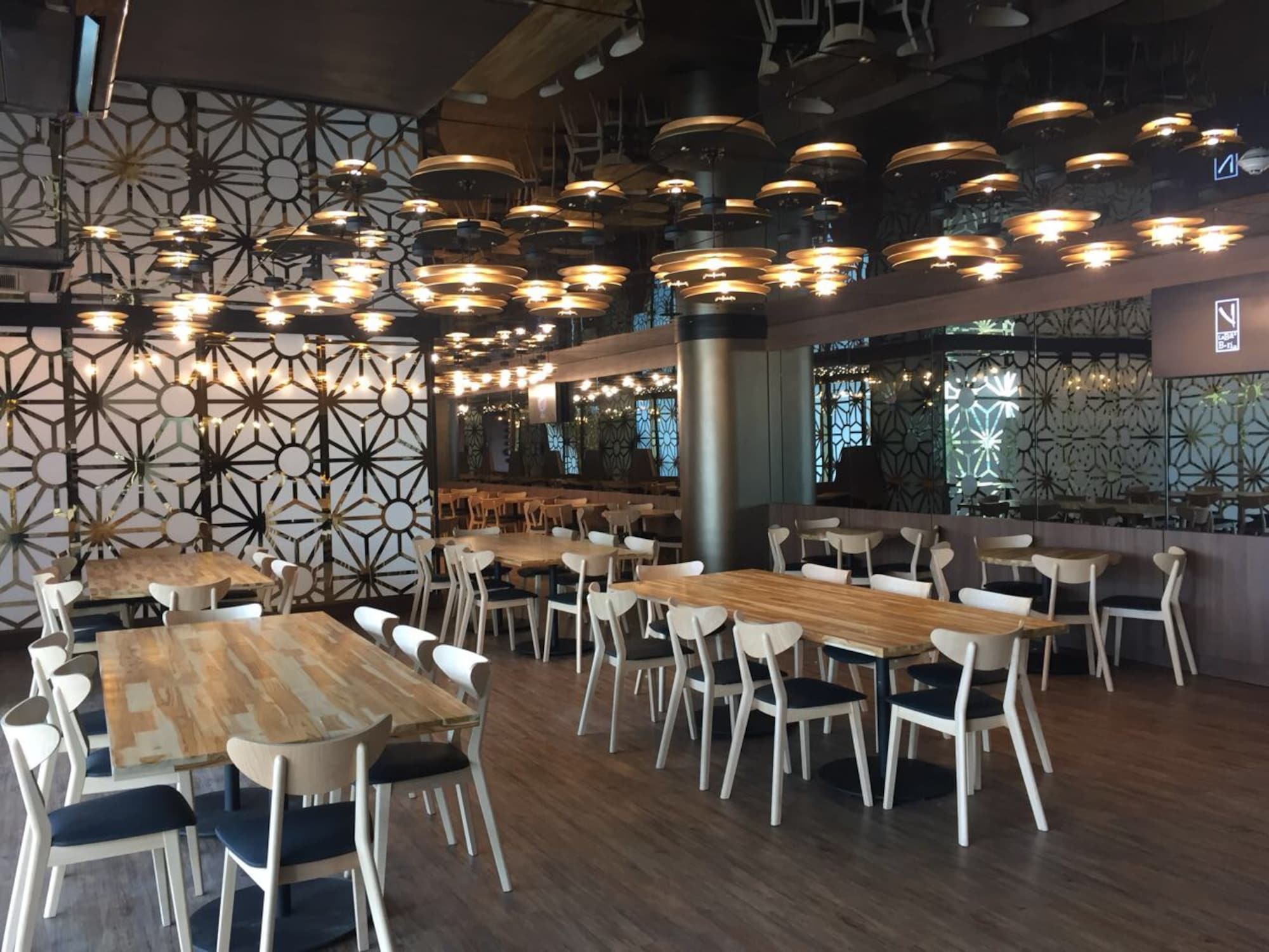 #1 of 5 images of El Dorado Lounge
