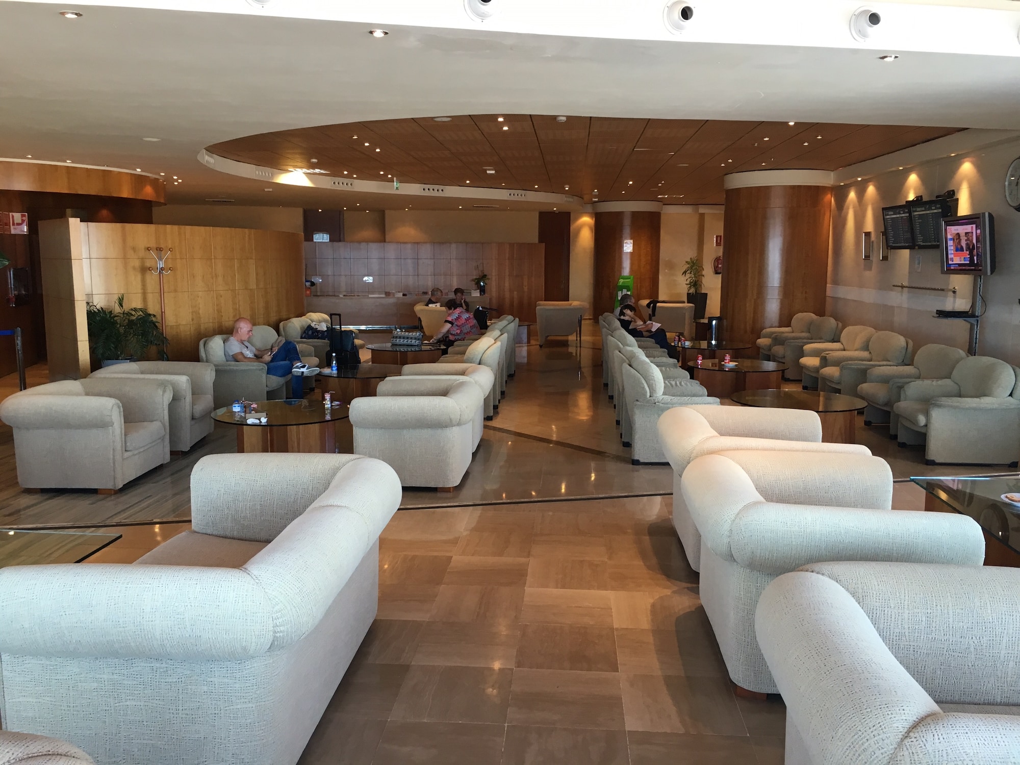 #1 of 5 images of Sala Montana Roja