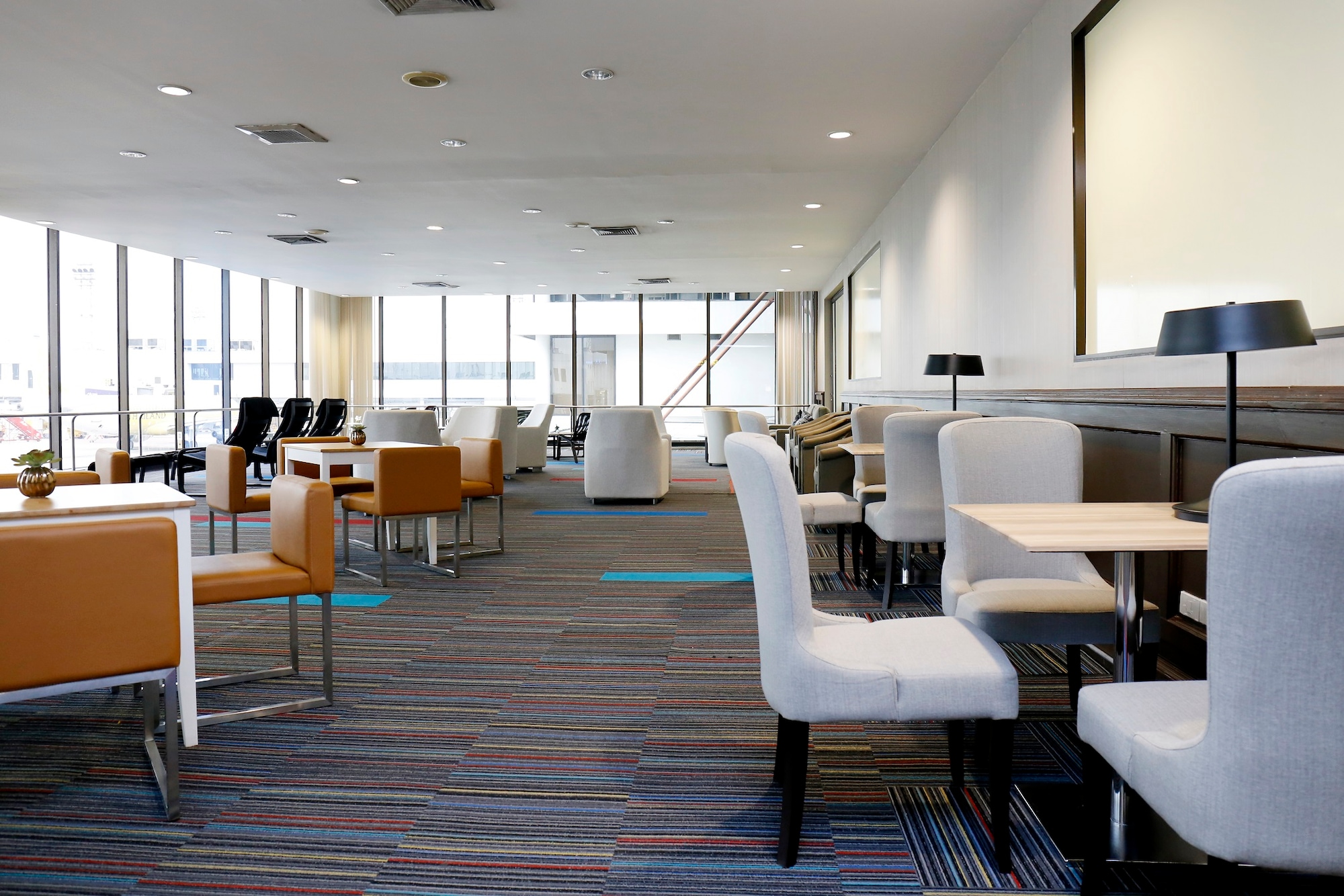 #1 of 5 images of Miracle Lounge No. 1