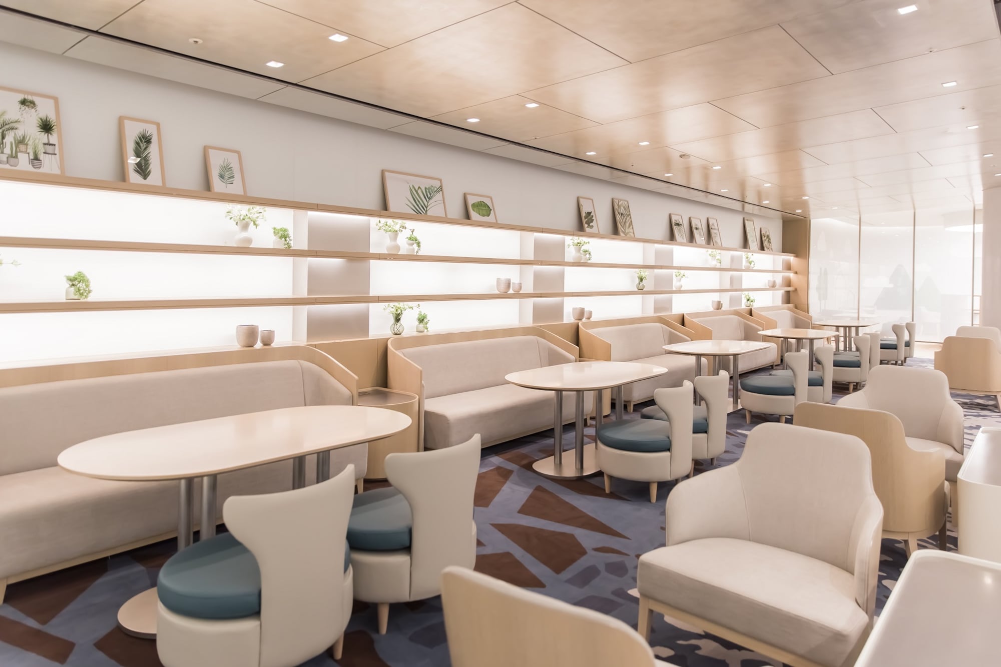 #2 of 5 images of MATINA Lounge
