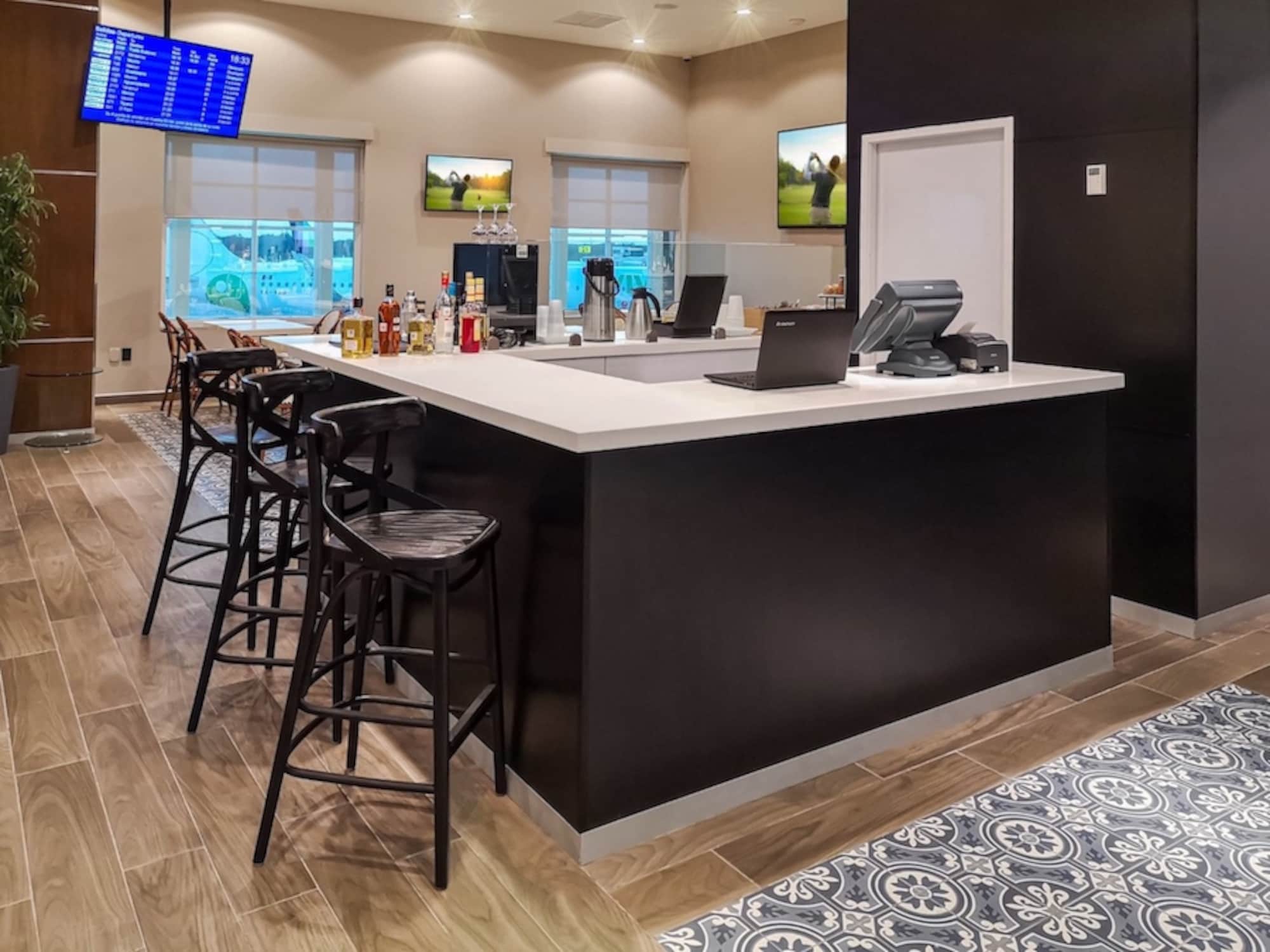 #4 of 5 images of Mera Business Lounge