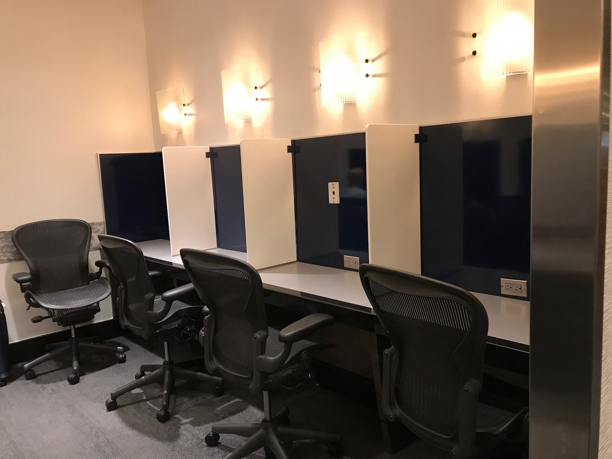 #5 of 5 images of Delta Sky Club