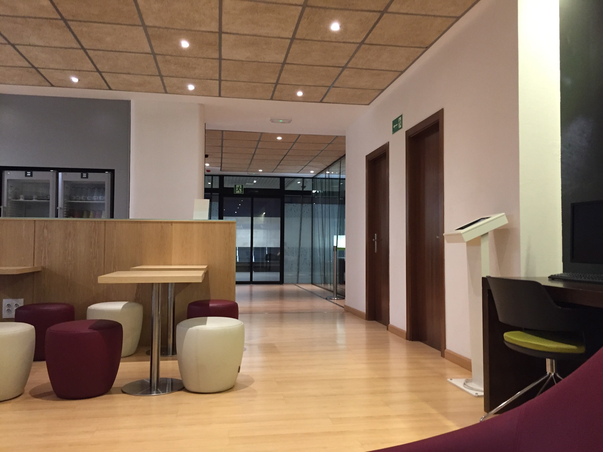 #2 of 5 images of Sala VIP Azahar