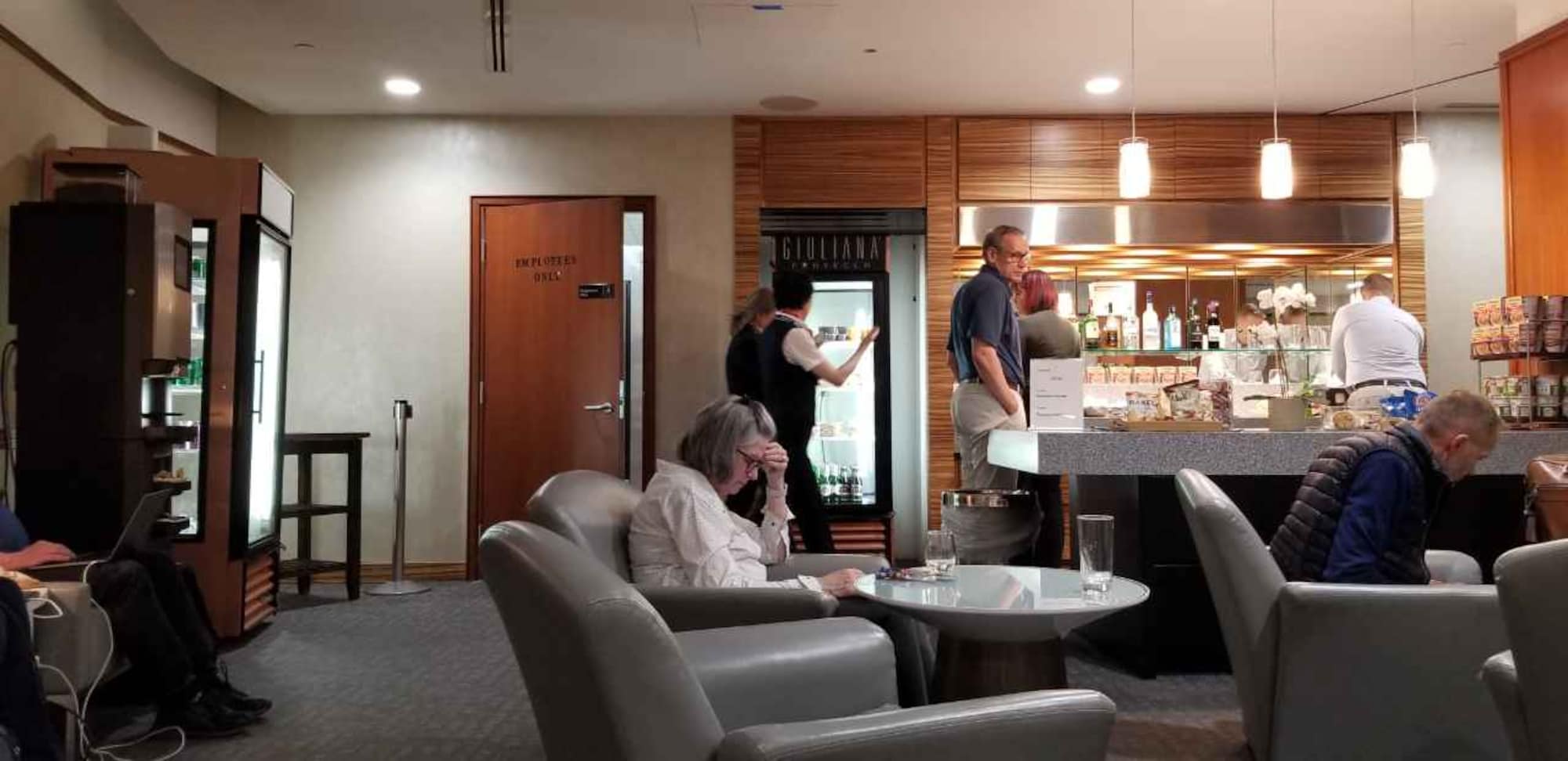 #5 of 5 images of Swissport Lounge