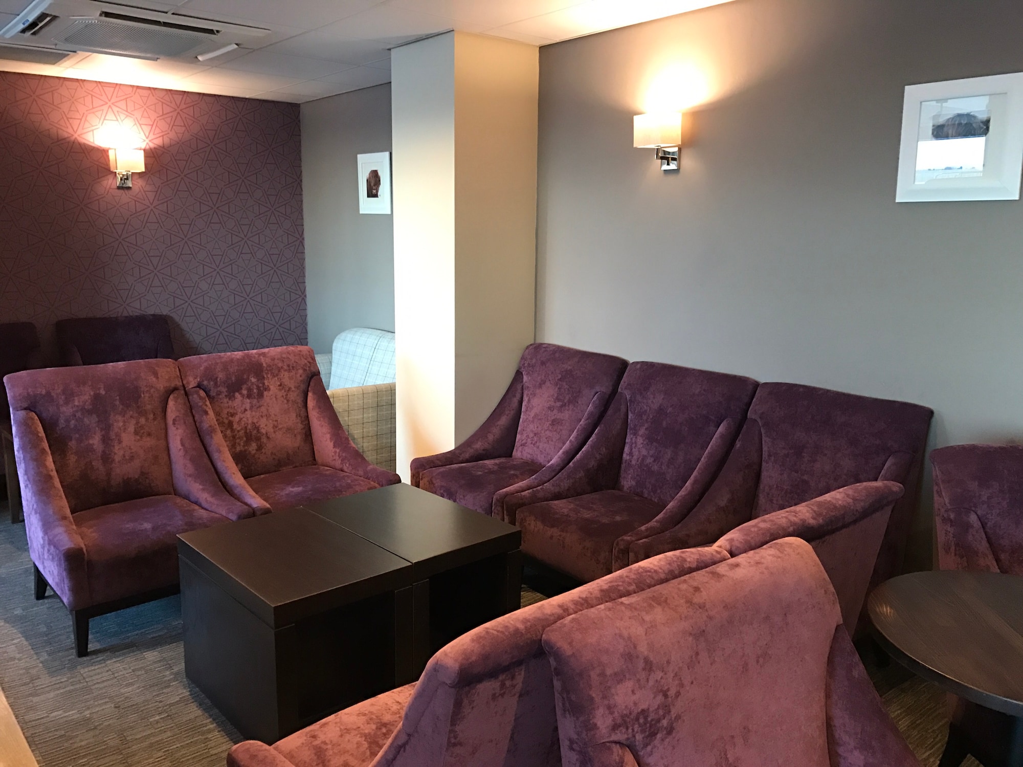 #4 of 5 images of Aspire Lounge